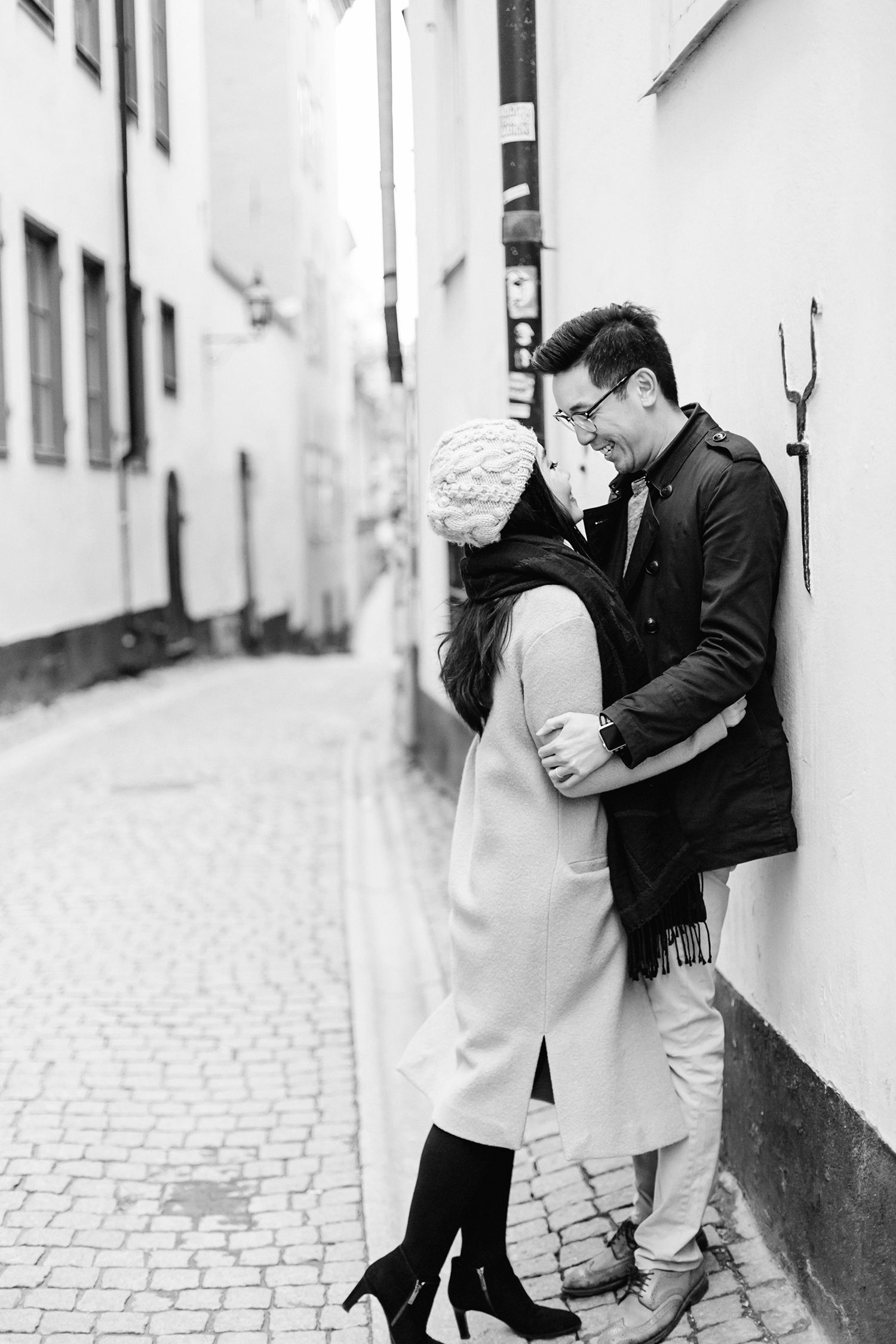 Parfotografering i Gamla stan och skeppsholmsbron i Stockholm. Fotograf Rebecca Nordin.