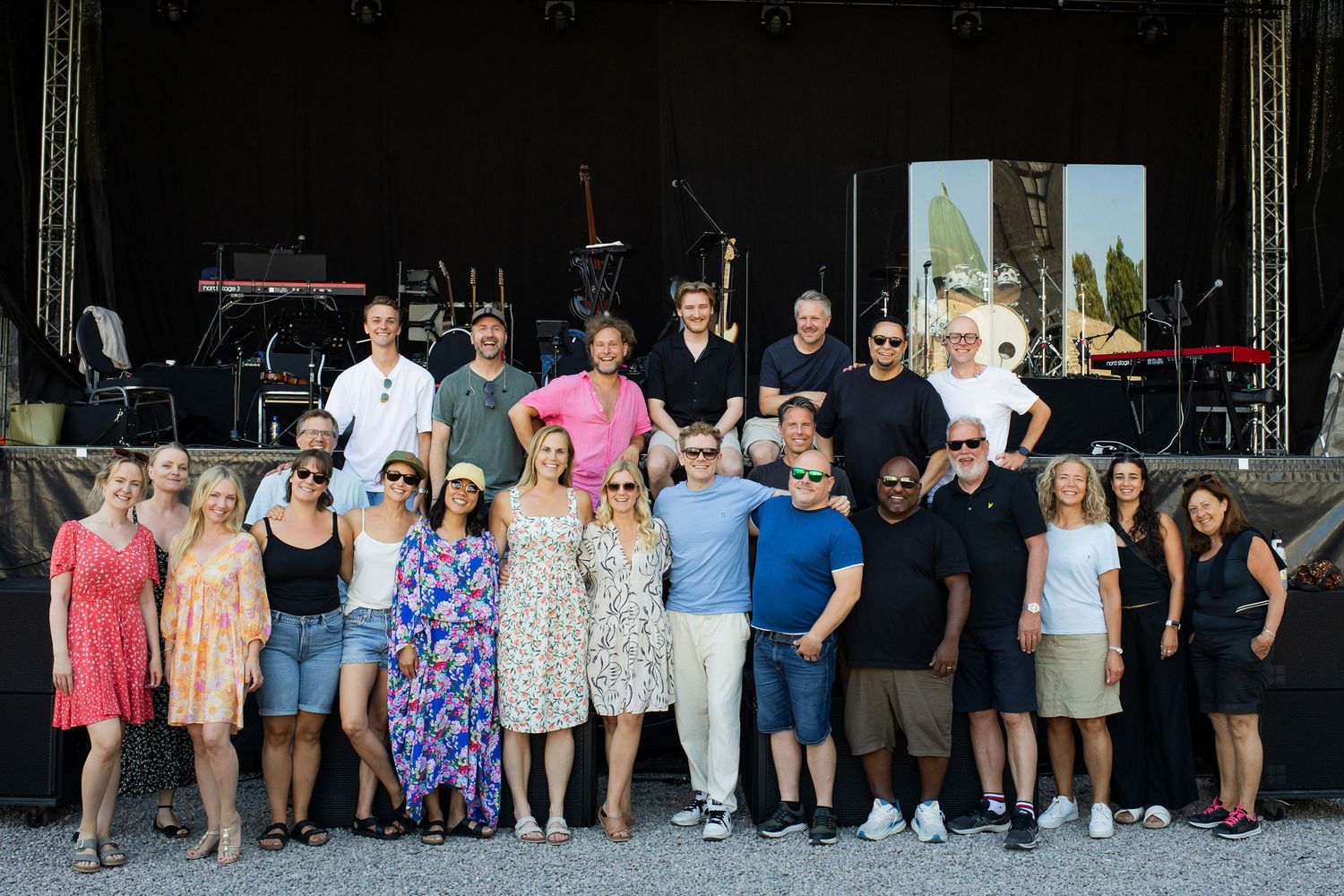 Musikalkväll med Peter Johansson och Emmi Christensson i Vadstena slott. sångkollektivet. Fotograf Rebecca Nordin. Gruppbild.