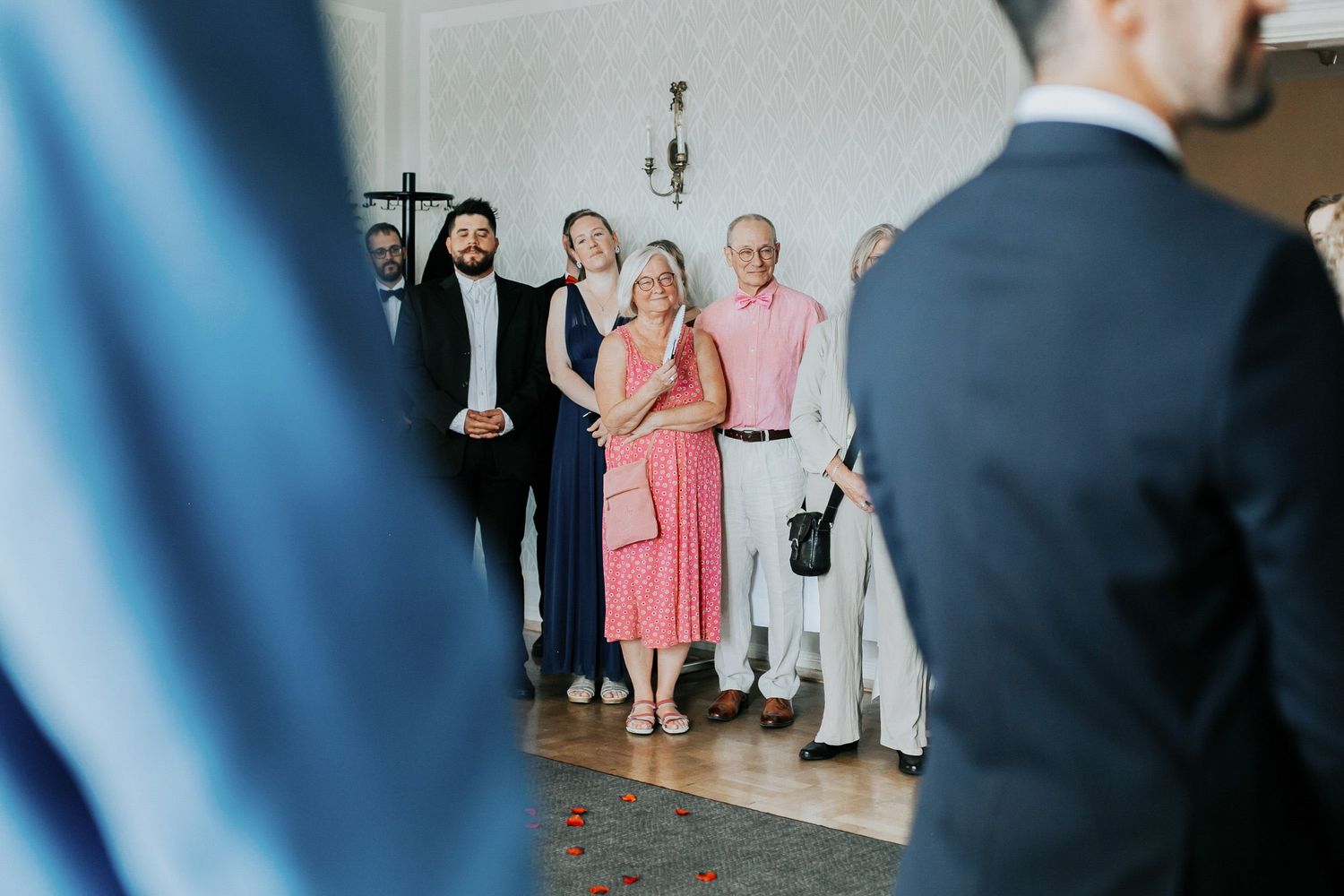 Bröllop Lydia och Foad på Elite Stadshotellet i Karlstad. Fotograf Rebecca Nordin. Bröllopsfotografering på Färjestad, Karlstad.