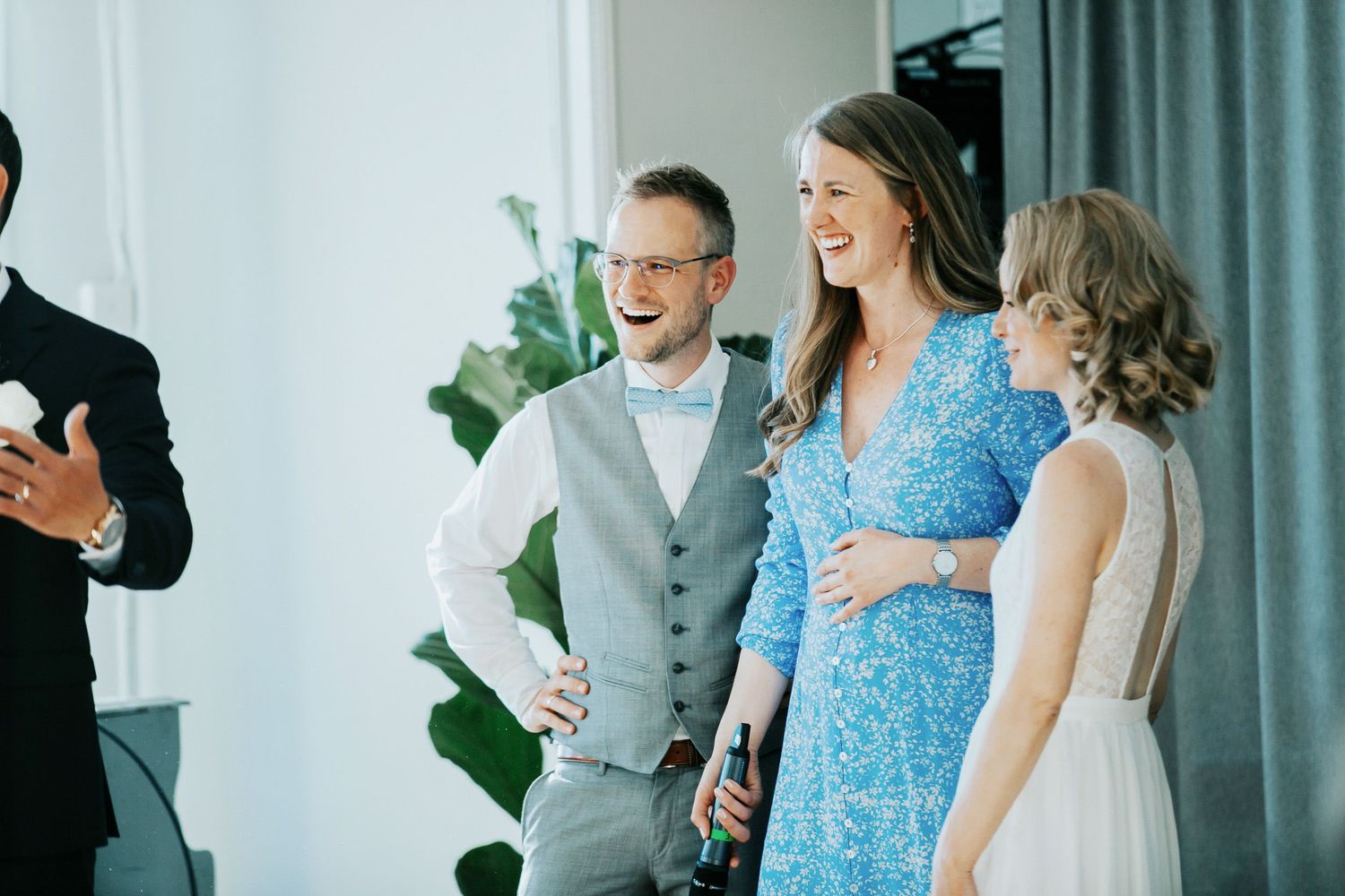 Bröllop Lydia och Foad på Elite Stadshotellet i Karlstad. Fotograf Rebecca Nordin. Bröllopsfotografering på Färjestad, Karlstad.