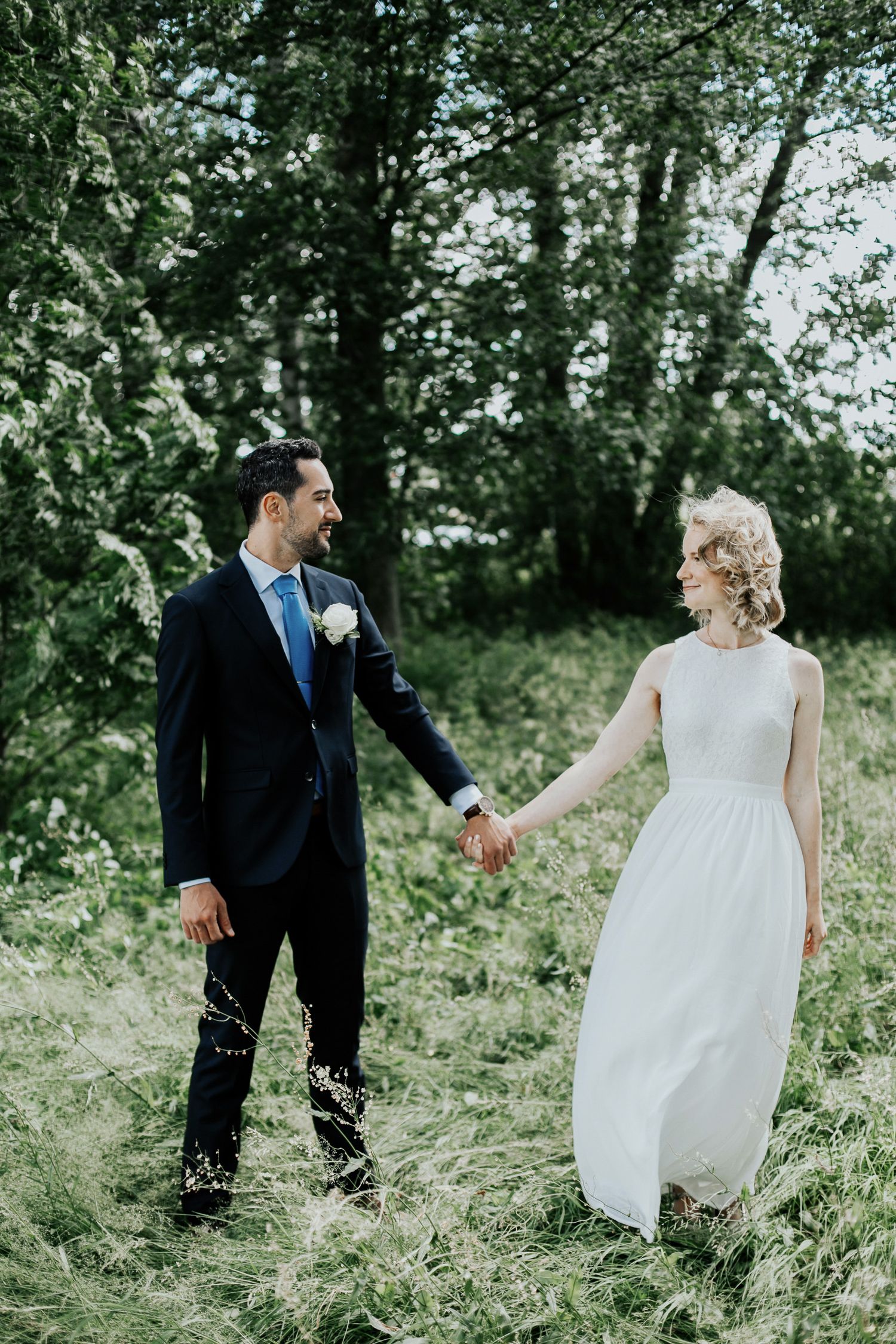 Bröllop Lydia och Foad på Elite Stadshotellet i Karlstad. Fotograf Rebecca Nordin. Bröllopsfotografering på Färjestad, Karlstad.