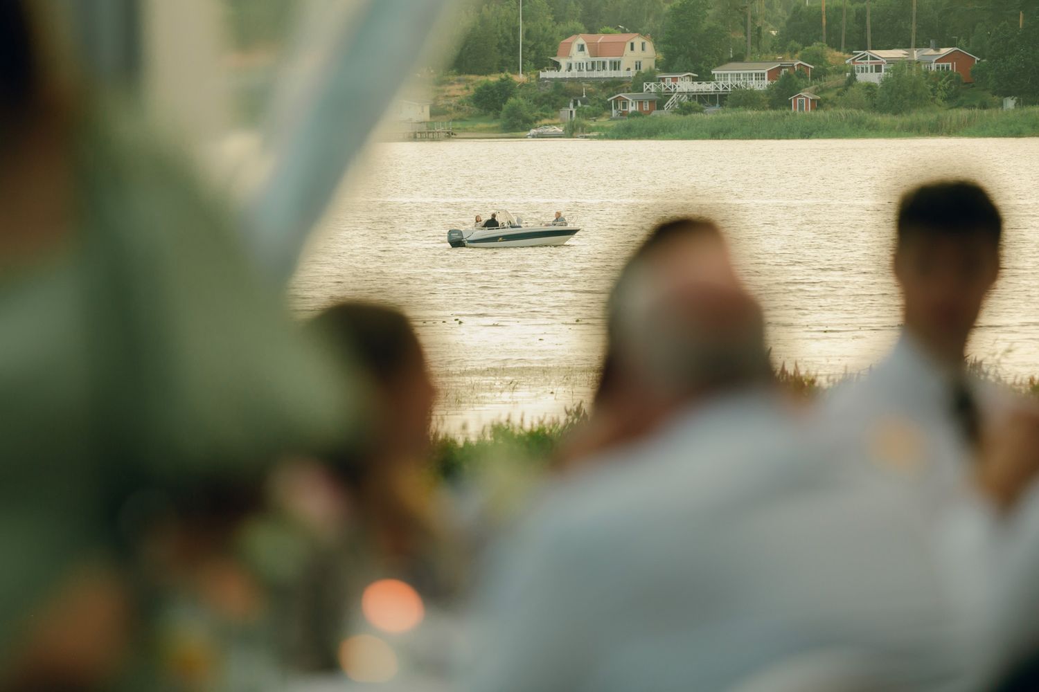Bröllop på Presteruds herrgård i Kristinehamn. Bröllopsfotograf Rebecca Nordin i Karlstad. Bröllopsmiddagen.
