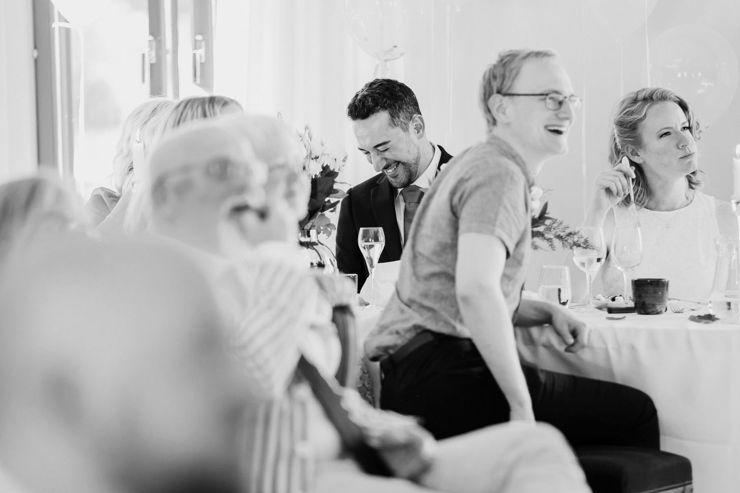 Bröllop Lydia och Foad på Elite Stadshotellet i Karlstad. Fotograf Rebecca Nordin. Bröllopsfotografering på Färjestad, Karlstad.