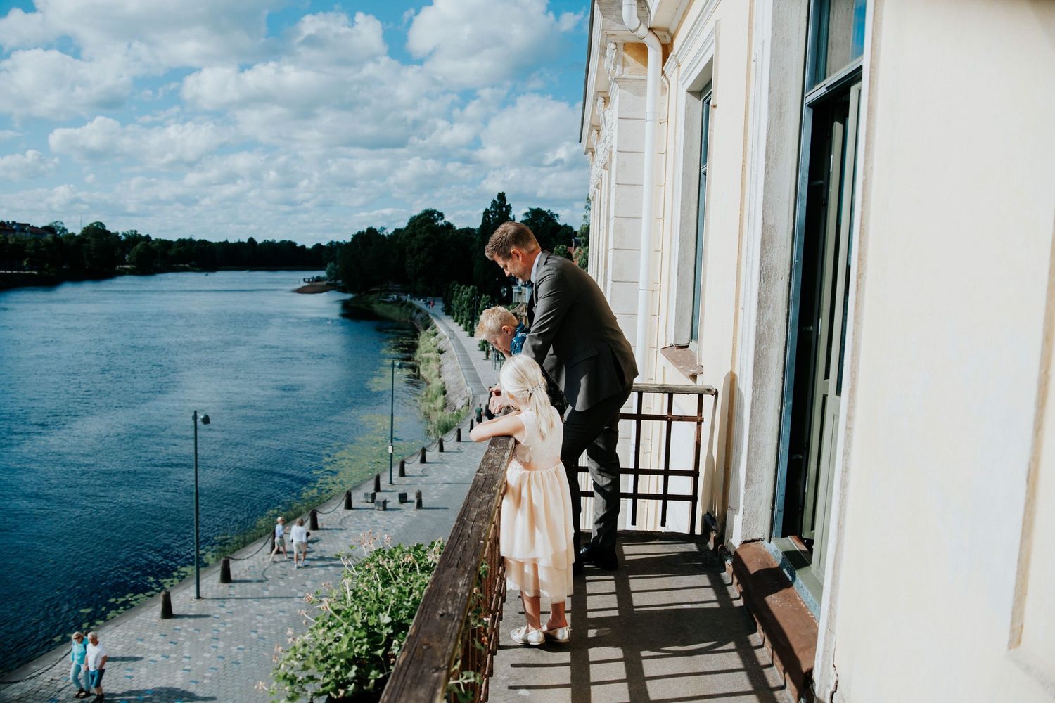 Bröllop Lydia och Foad på Elite Stadshotellet i Karlstad. Fotograf Rebecca Nordin. Bröllopsfotografering på Färjestad, Karlstad.
