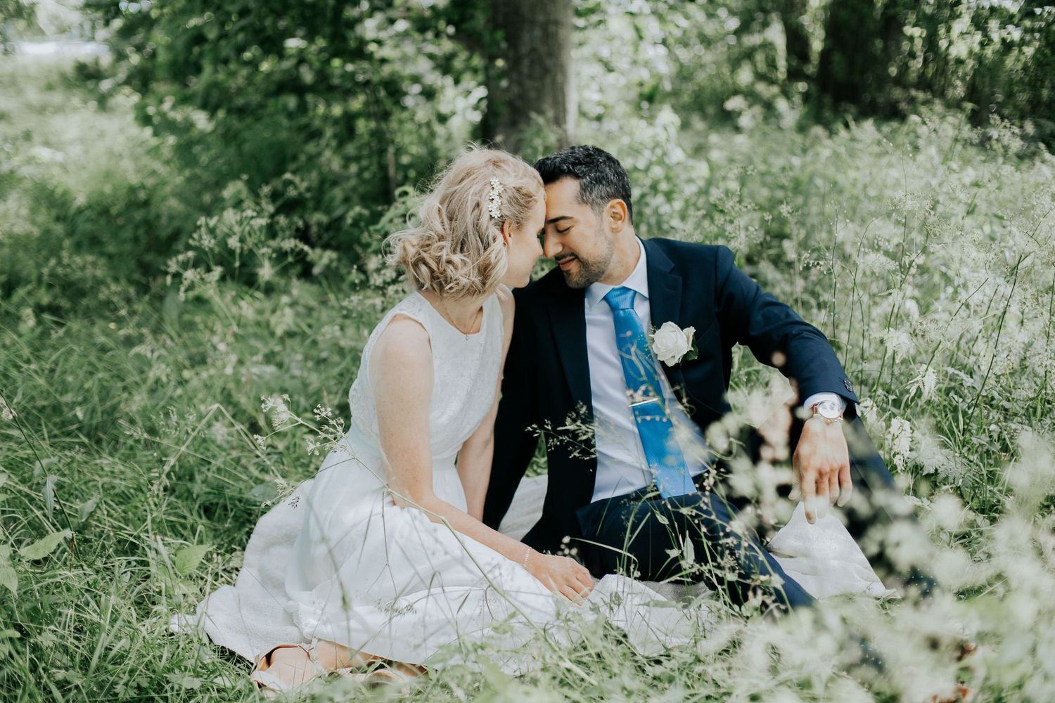 Bröllop Lydia och Foad på Elite Stadshotellet i Karlstad. Fotograf Rebecca Nordin. Bröllopsfotografering på Färjestad, Karlstad.