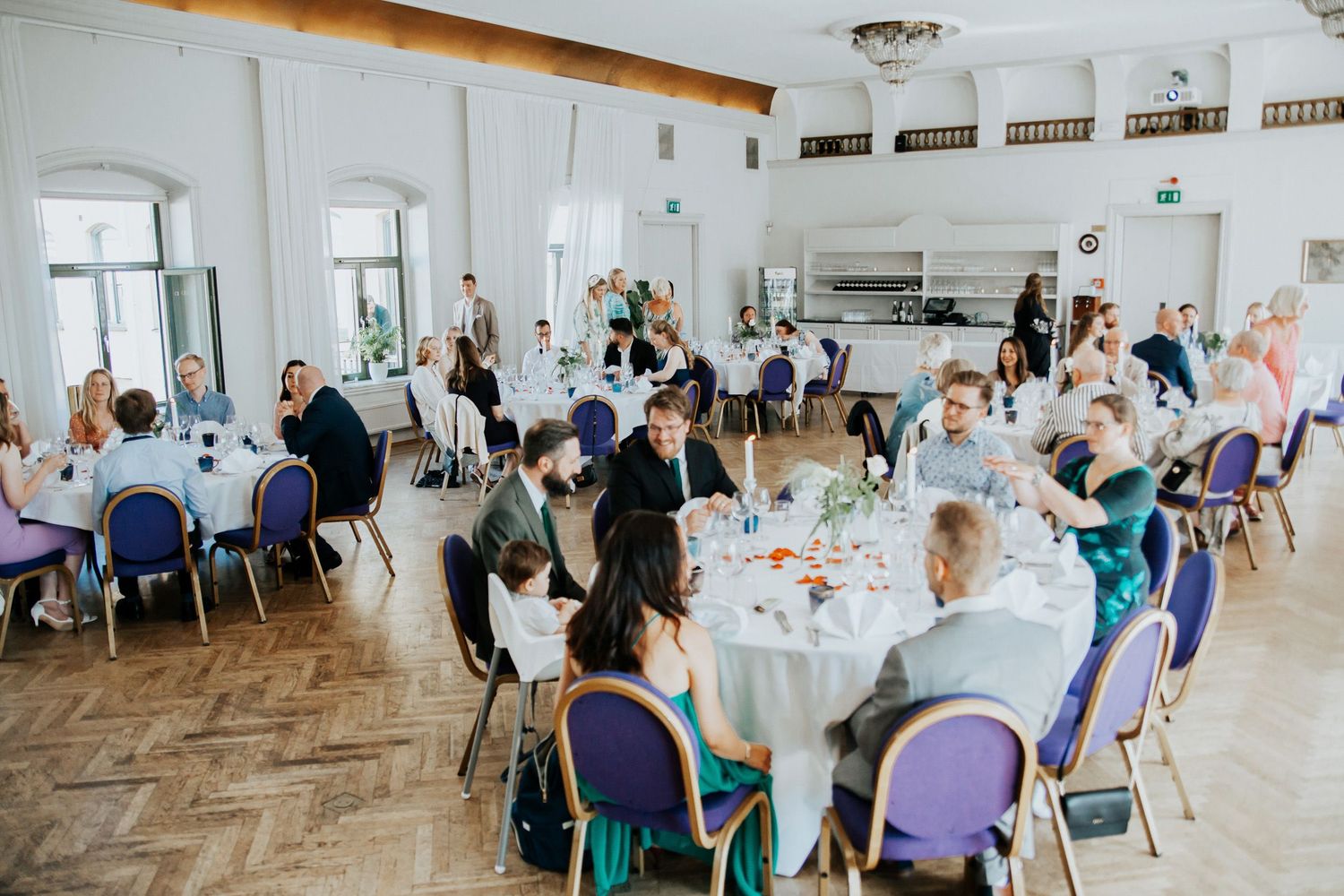 Bröllop Lydia och Foad på Elite Stadshotellet i Karlstad. Fotograf Rebecca Nordin. Bröllopsfotografering på Färjestad, Karlstad.