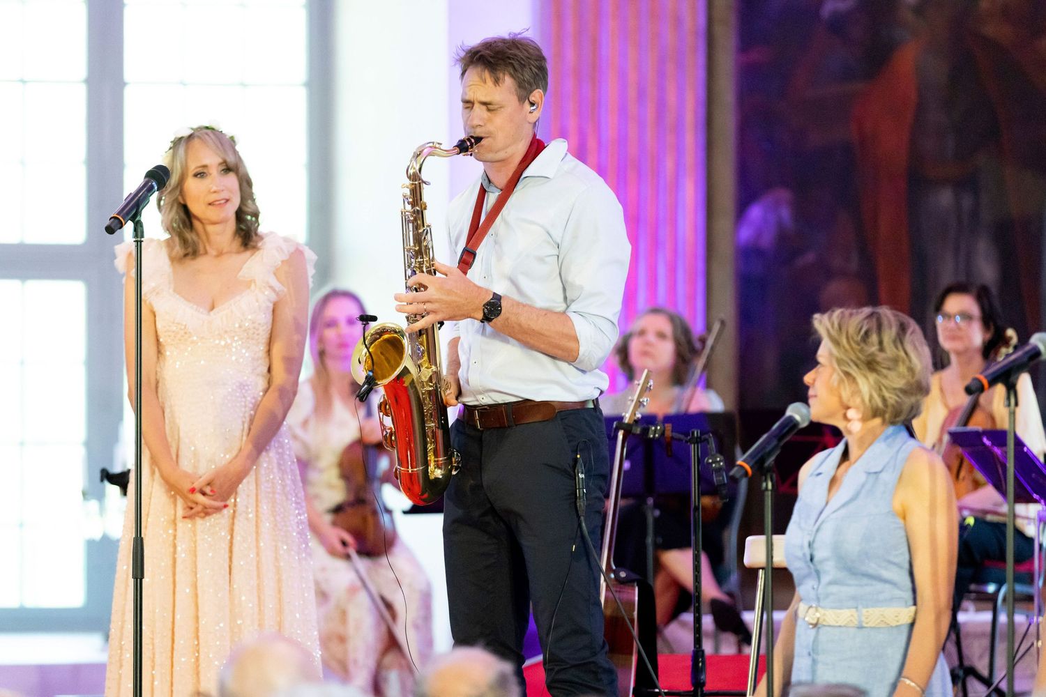 Sommarkonsert med Peter Johansson och Matilda Grün 2025. Kusiner och familj. Fotograf Rebecca Nordin.