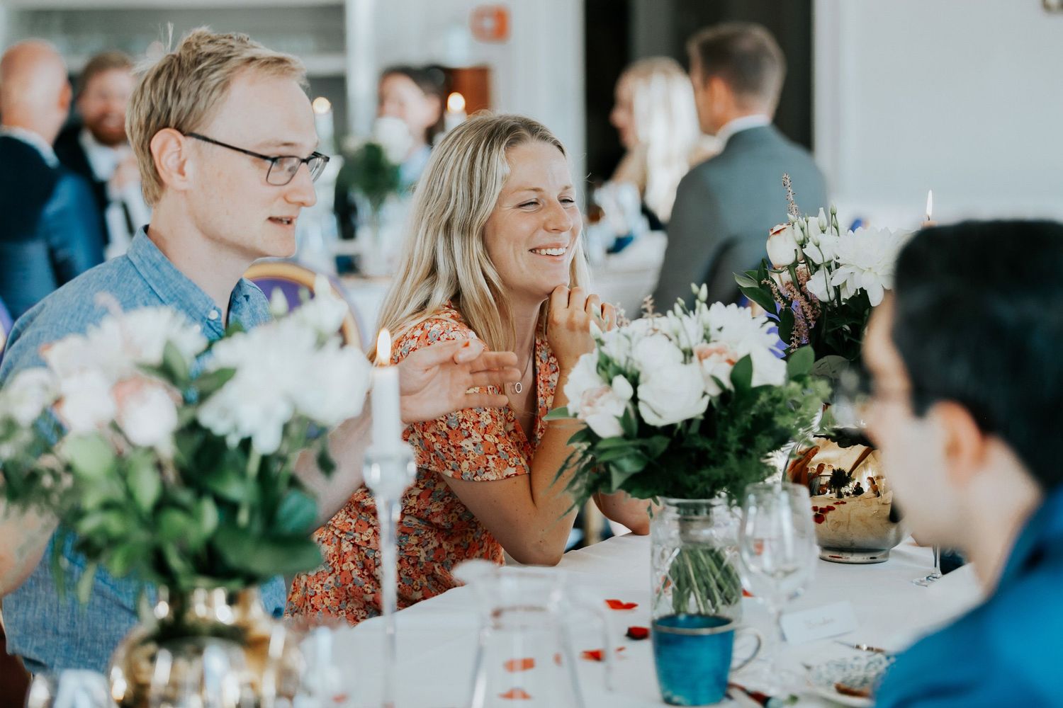 Bröllop Lydia och Foad på Elite Stadshotellet i Karlstad. Fotograf Rebecca Nordin. Bröllopsfotografering på Färjestad, Karlstad.