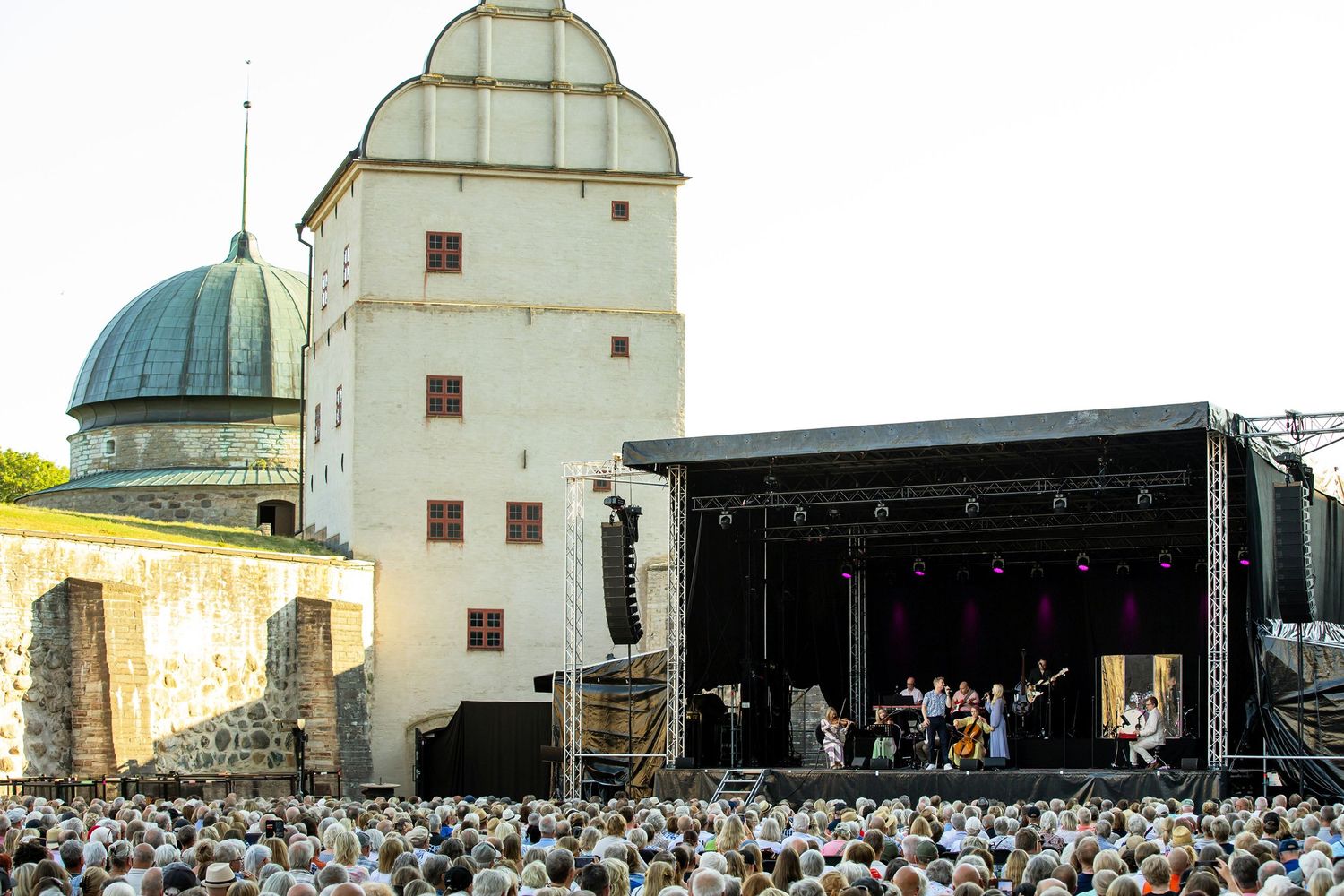 Musikalkväll med Peter Johansson och Emmi Christensson i Vadstena slott. sångkollektivet. Fotograf Rebecca Nordin.