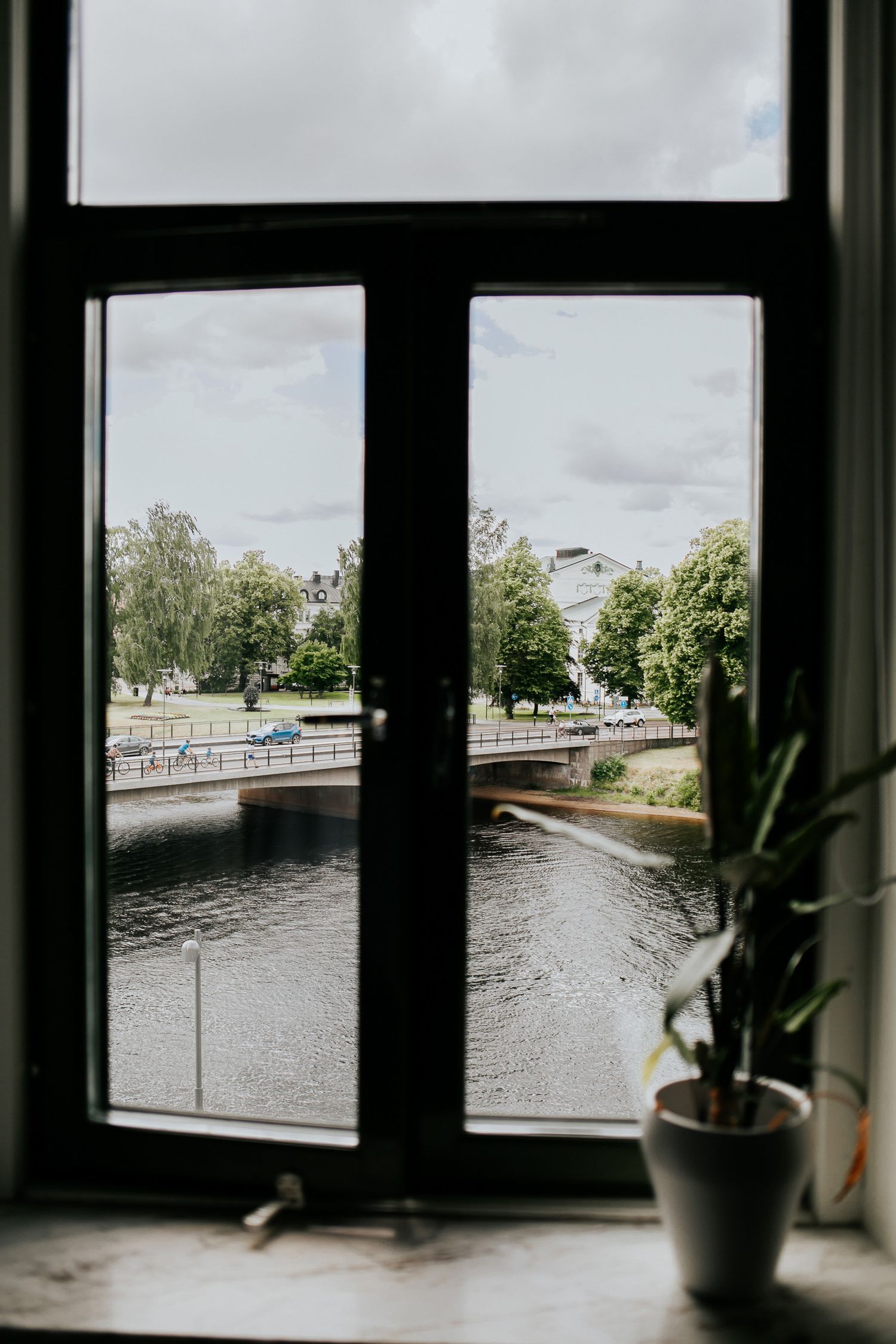 Bröllop Lydia och Foad på Elite Stadshotellet i Karlstad. Fotograf Rebecca Nordin. Bröllopsfotografering på Färjestad, Karlstad.