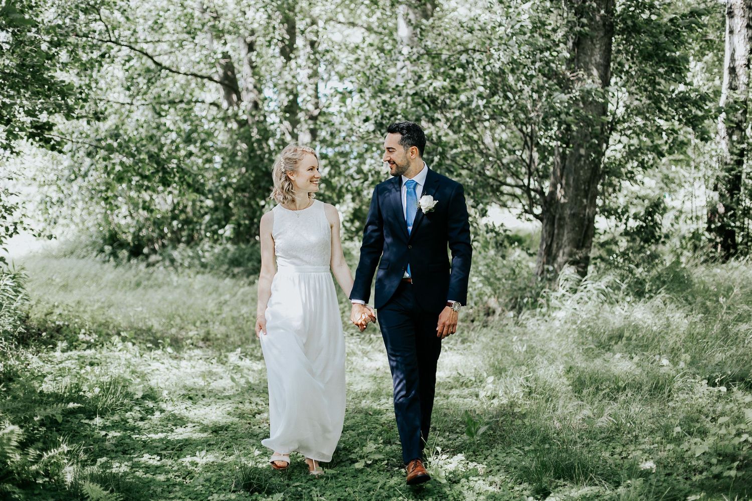 Bröllop Lydia och Foad på Elite Stadshotellet i Karlstad. Fotograf Rebecca Nordin. Bröllopsfotografering på Färjestad, Karlstad.