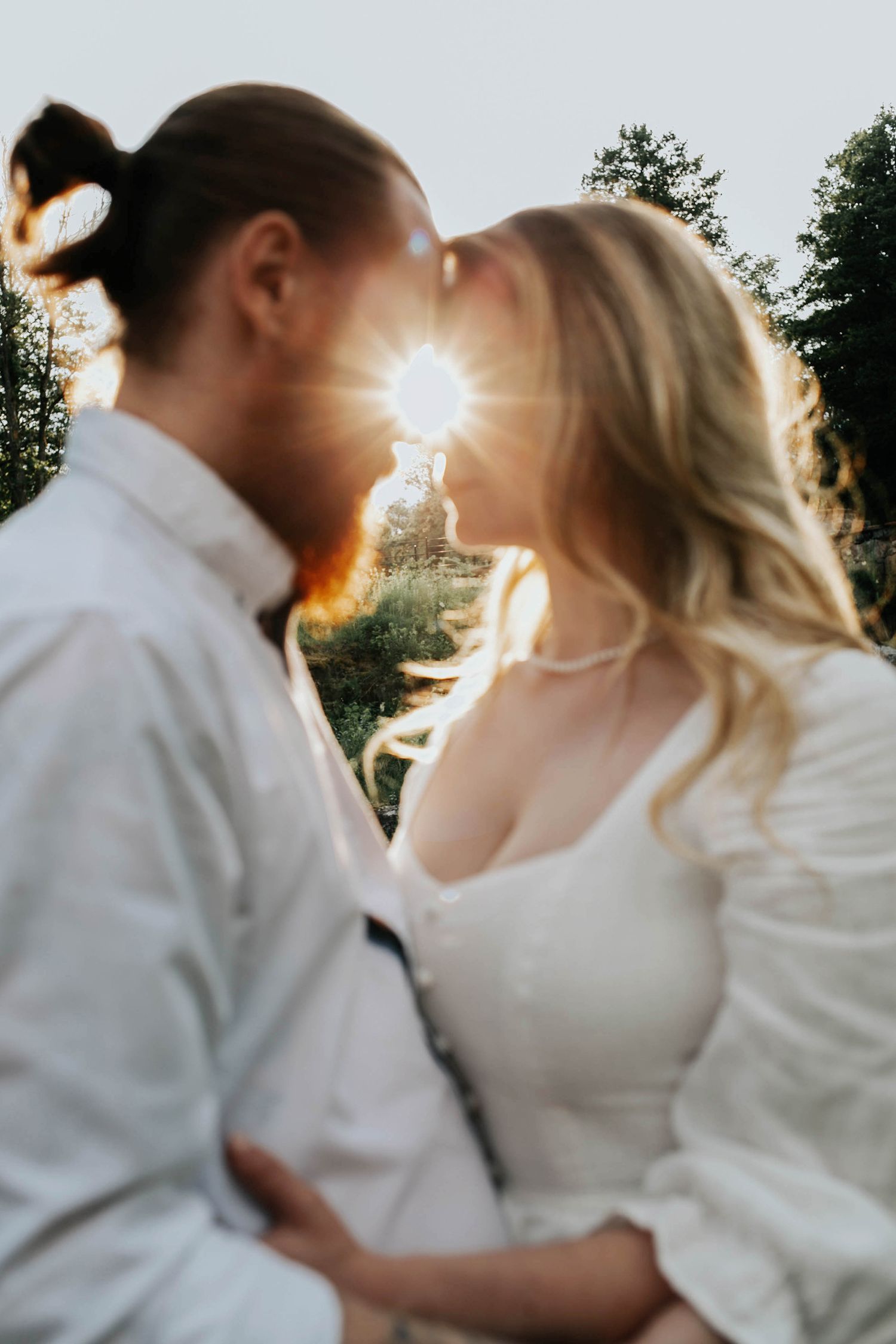 Kärleksfotografering i Borgvik med Julia och Martin. Borgvik utanför Karlstad. fotograf Rebecca Nordin.