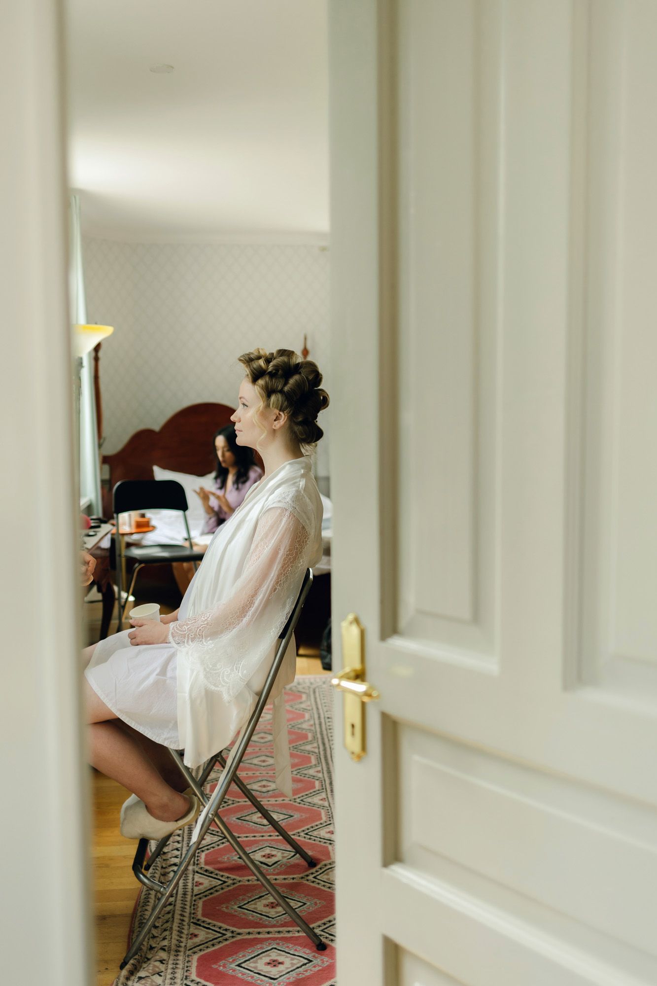 Bröllop på Presteruds herrgård i Kristinehamn. Bröllopsfotograf Rebecca Nordin i Karlstad. Brudens förberedelser.