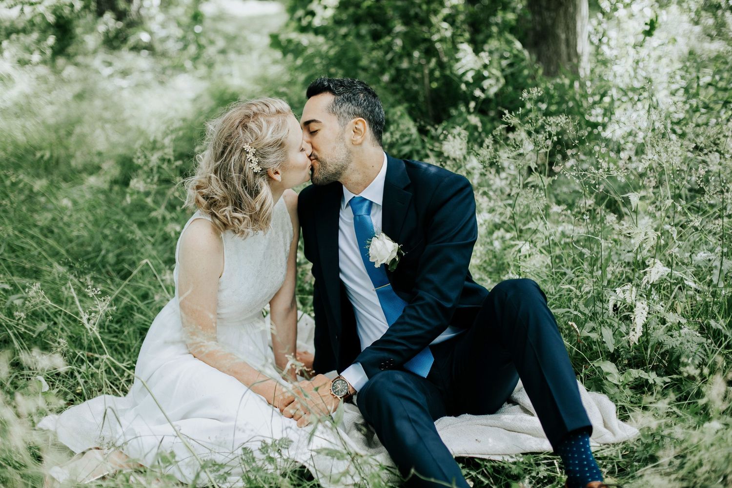 Bröllop Lydia och Foad på Elite Stadshotellet i Karlstad. Fotograf Rebecca Nordin. Bröllopsfotografering på Färjestad, Karlstad.