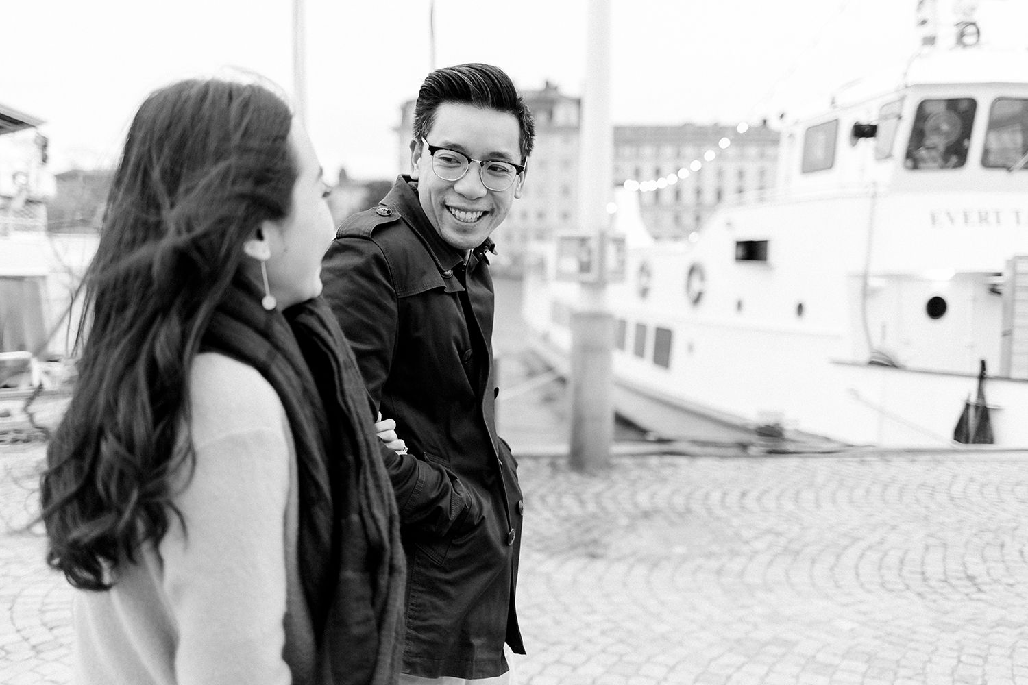 Parfotografering i Gamla stan och skeppsholmsbron i Stockholm. Fotograf Rebecca Nordin.