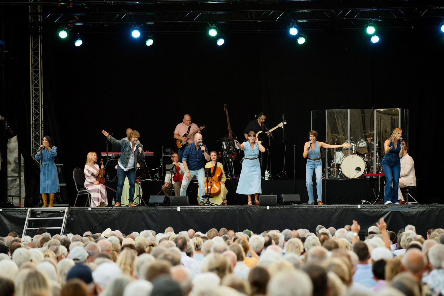 Musikalkväll med Peter Johansson och Emmi Christensson i Vadstena slott. sångkollektivet. Fotograf Rebecca Nordin.