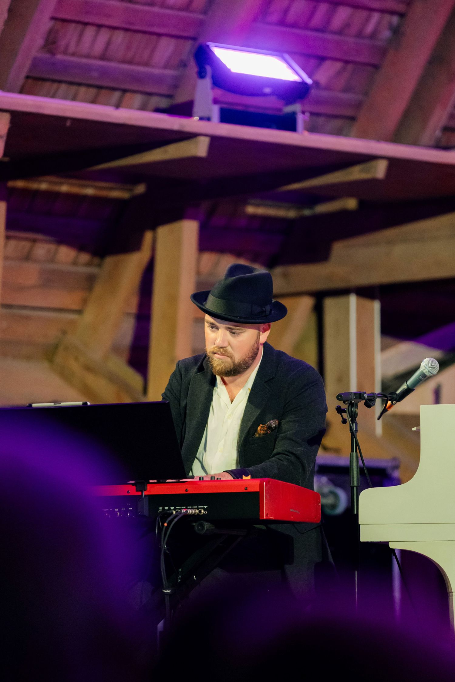 Emmi Christenssons konsert på Borgviks Gård tillsammans med  Jonatan Bengtsson. Fotograf Rebecca Nordin.