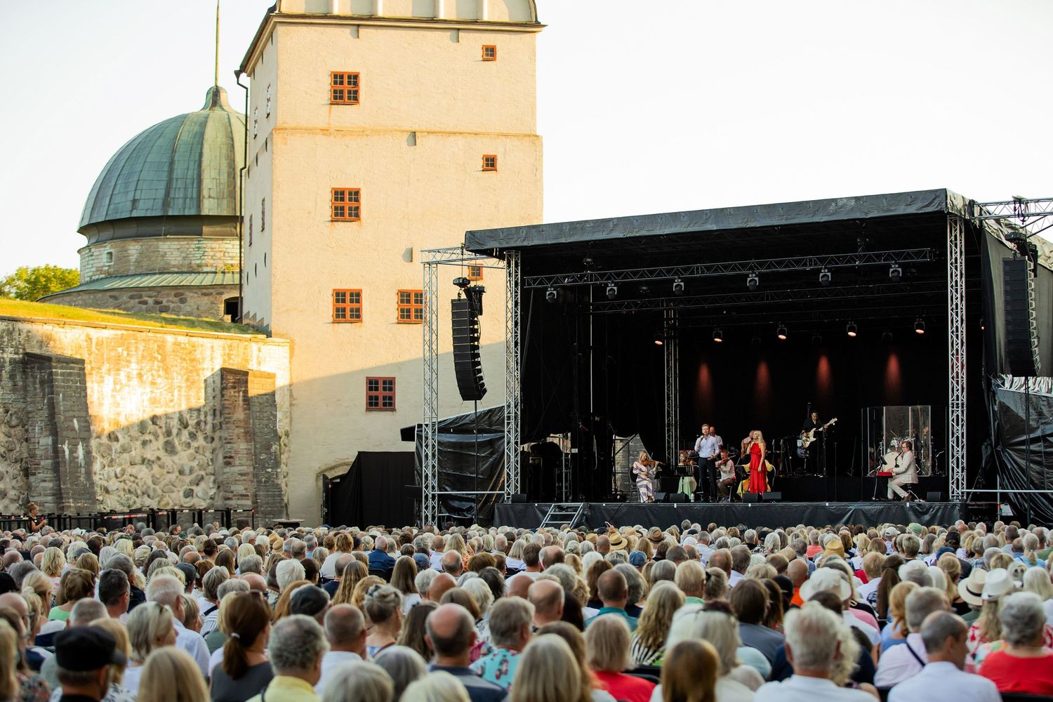 Musikalkväll med Peter Johansson och Emmi Christensson i Vadstena slott. sångkollektivet. Fotograf Rebecca Nordin.
