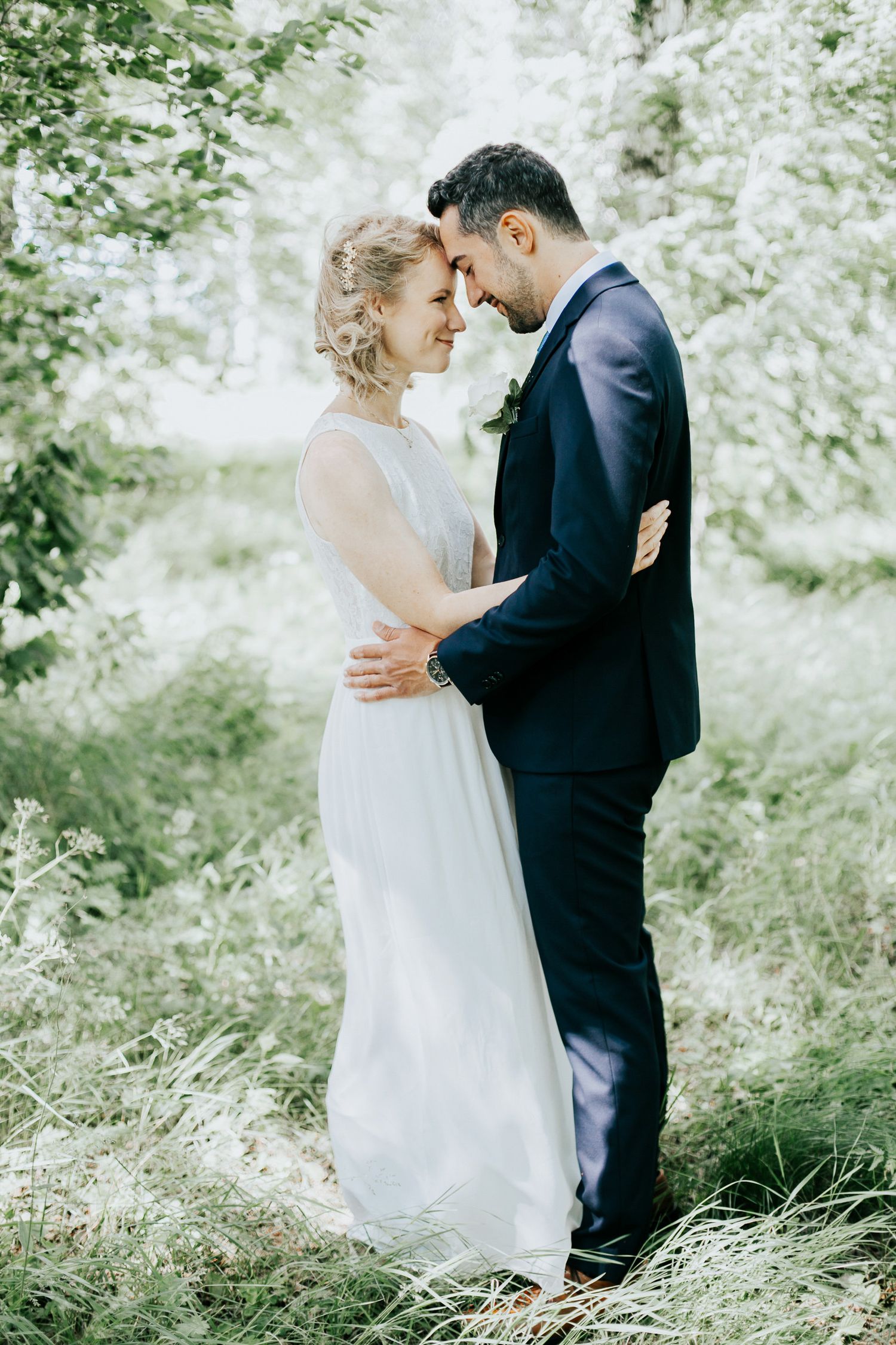 Bröllop Lydia och Foad på Elite Stadshotellet i Karlstad. Fotograf Rebecca Nordin. Bröllopsfotografering på Färjestad, Karlstad.