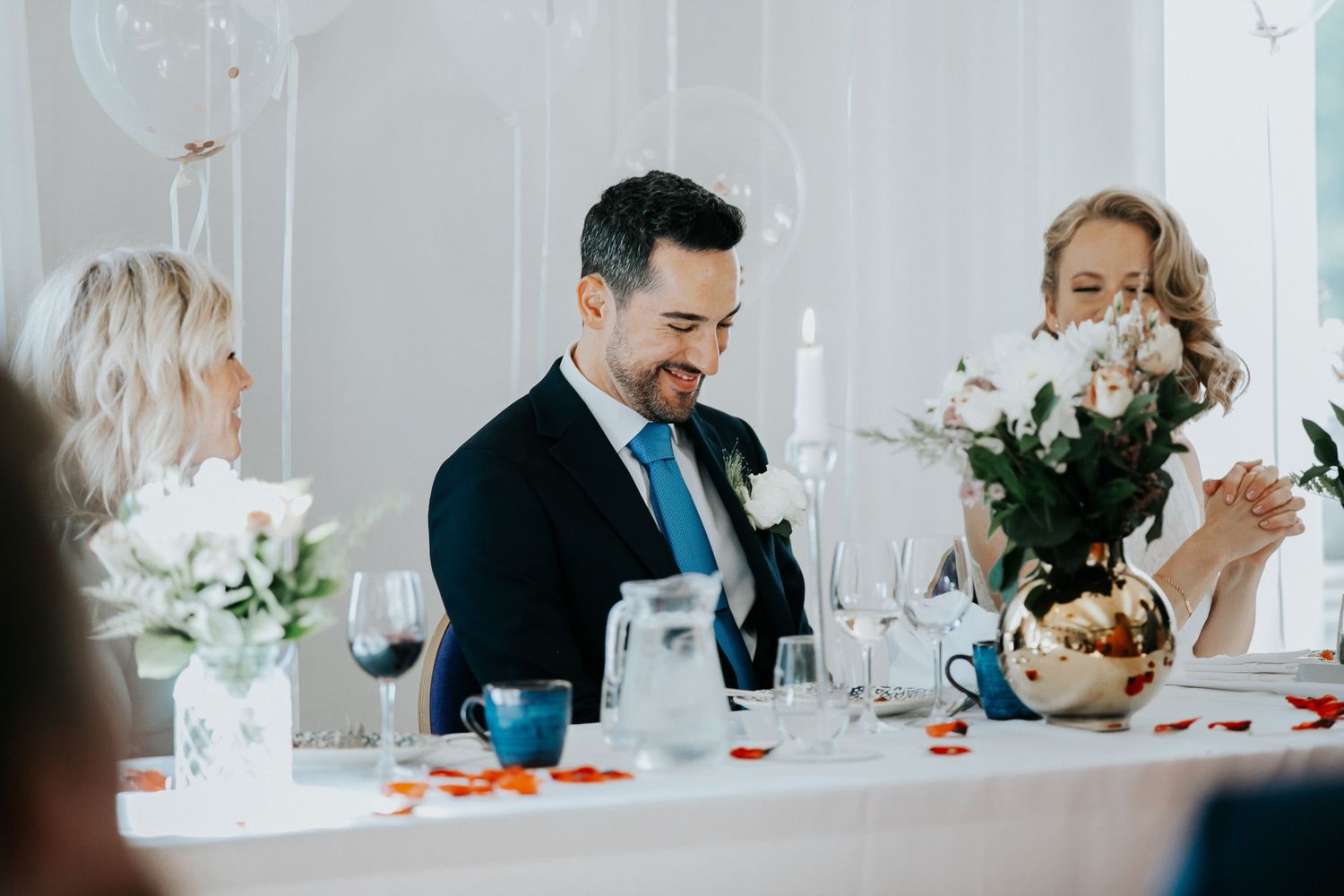 Bröllop Lydia och Foad på Elite Stadshotellet i Karlstad. Fotograf Rebecca Nordin. Bröllopsfotografering på Färjestad, Karlstad.