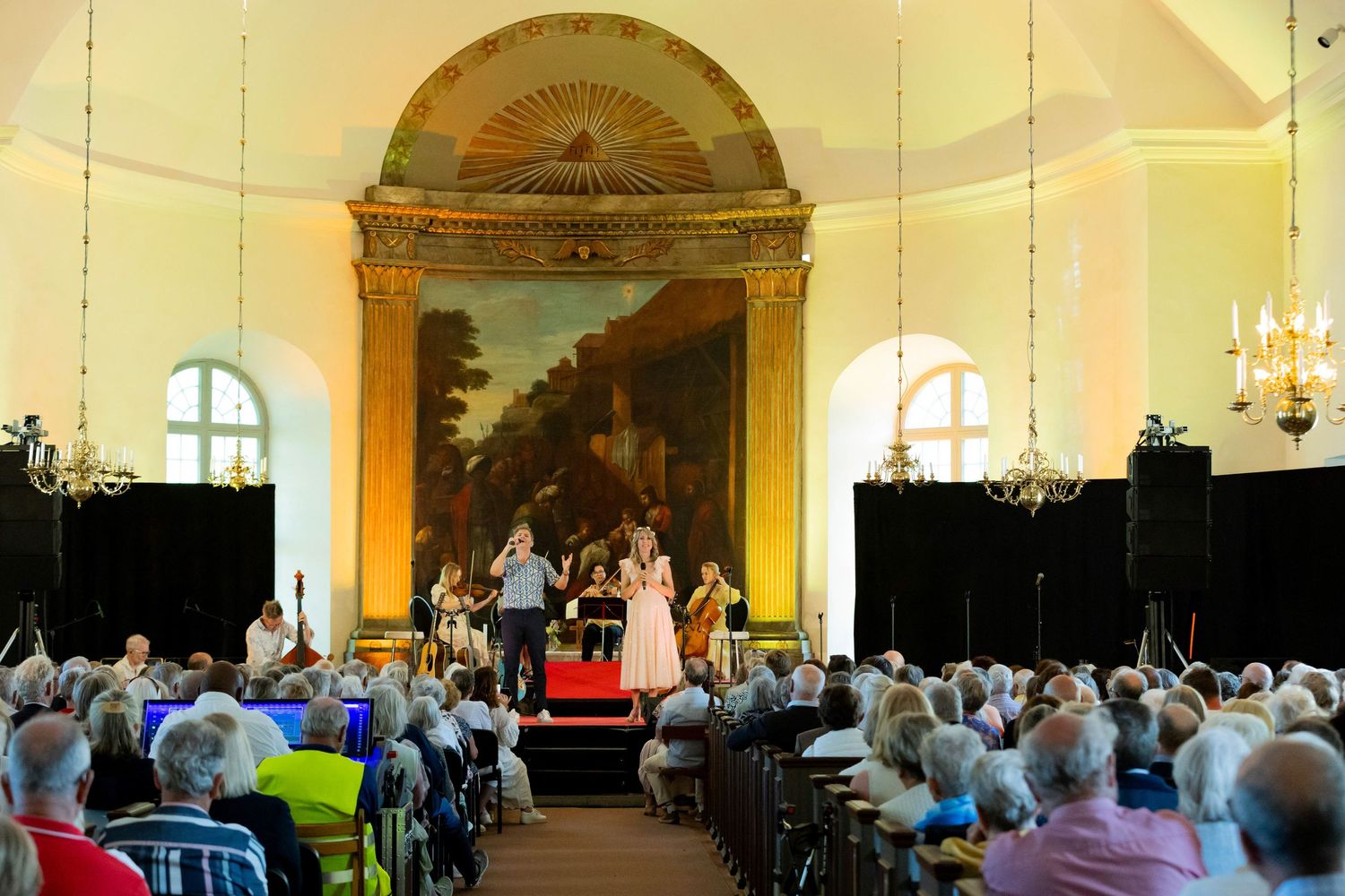 Sommarkonsert med Peter Johansson och Matilda Grün 2025. Kusiner och familj. Fotograf Rebecca Nordin.