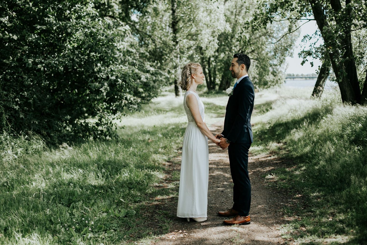 Bröllop Lydia och Foad på Elite Stadshotellet i Karlstad. Fotograf Rebecca Nordin. Bröllopsfotografering på Färjestad, Karlstad.