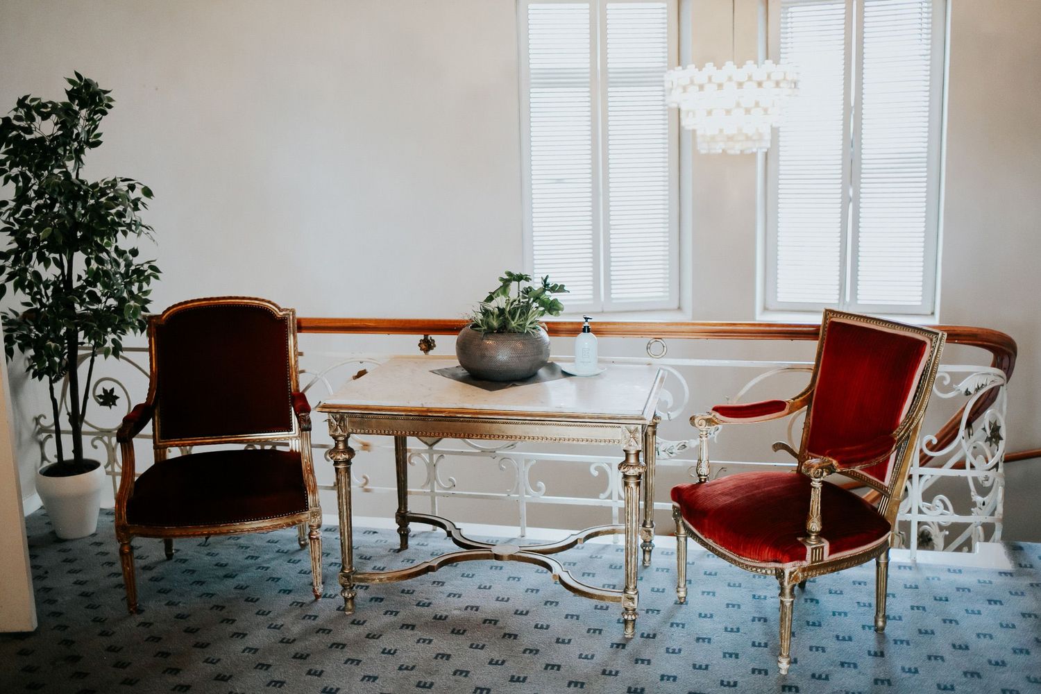 Bröllop Lydia och Foad på Elite Stadshotellet i Karlstad. Fotograf Rebecca Nordin. Bröllopsfotografering på Färjestad, Karlstad.