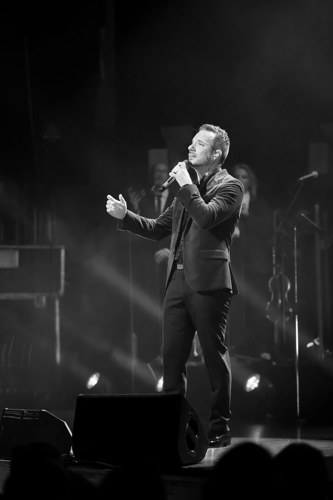 OH WHAT A NIGHT med Peter Johansson, Bruno Mitsogiannis, Robert Rydberg & David Lindgren. Bruno i svartvitt.