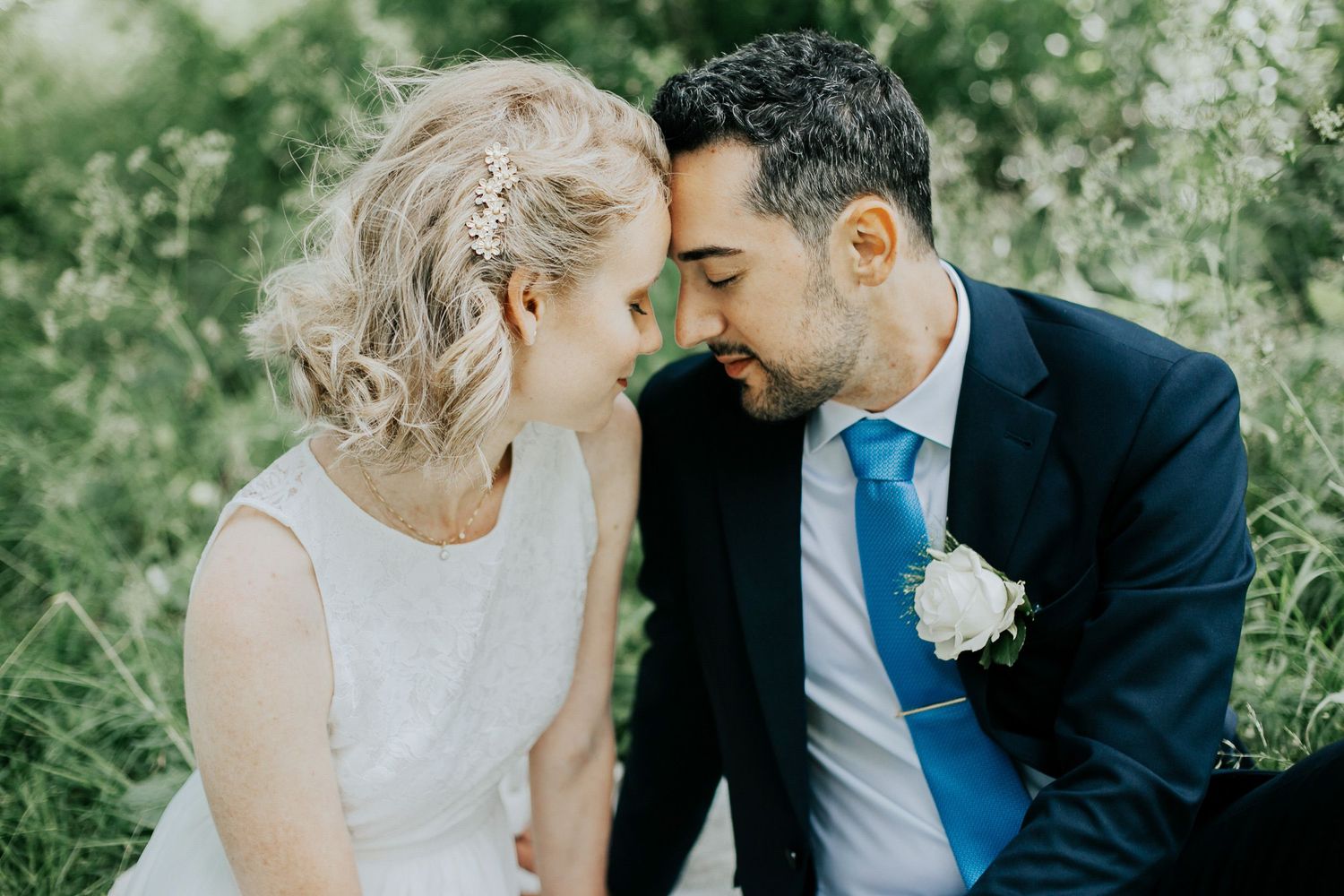 Bröllop Lydia och Foad på Elite Stadshotellet i Karlstad. Fotograf Rebecca Nordin. Bröllopsfotografering på Färjestad, Karlstad.