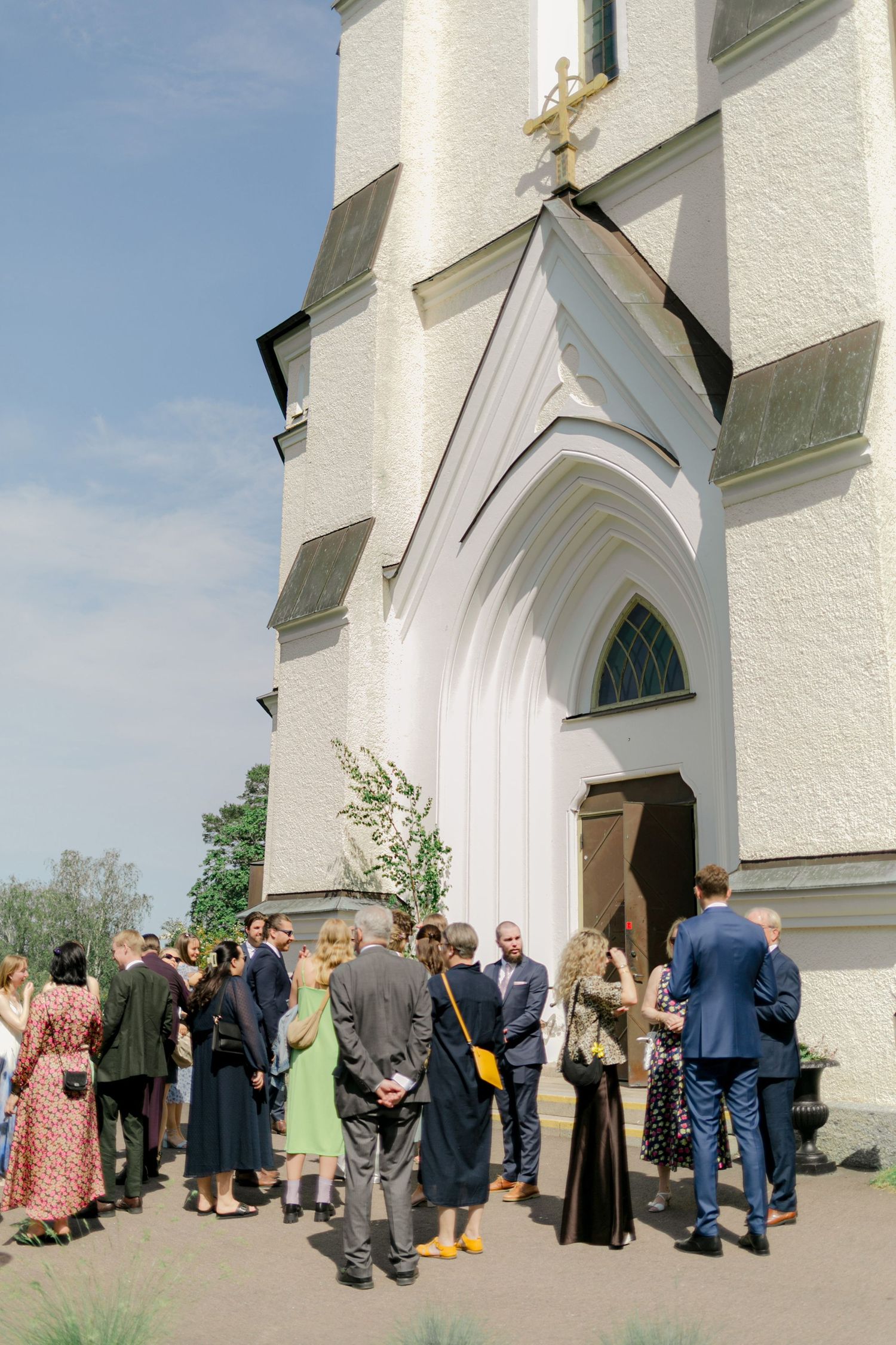 Bröllop i Brunskogs kyrka och Skutbouddens restaurang. Fotograf Rebecca Nordin. Värmland. Gratulationer.