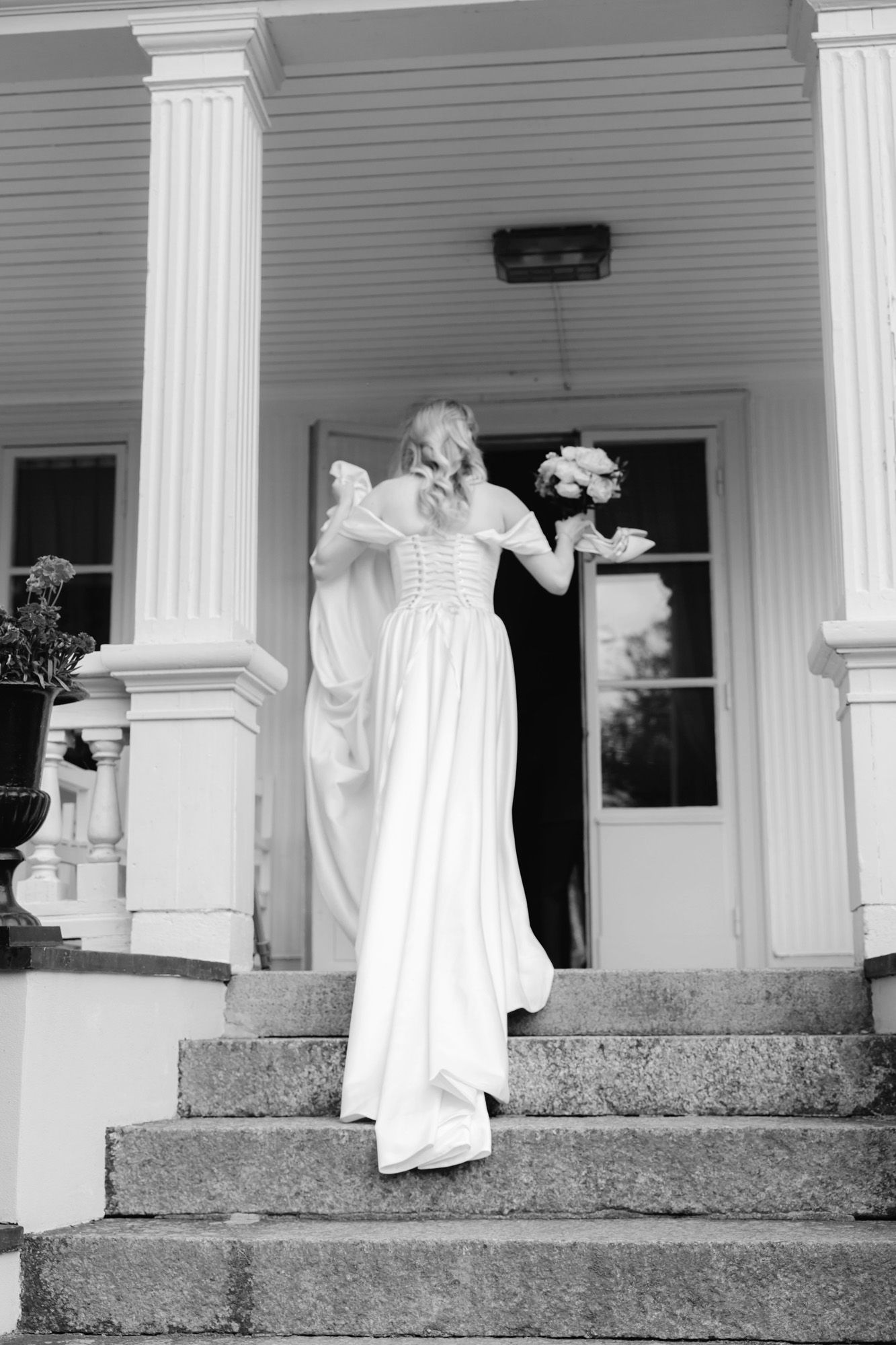 Bröllop på Presteruds herrgård i Kristinehamn. Bröllopsfotograf Rebecca Nordin i Karlstad. Brudskål.