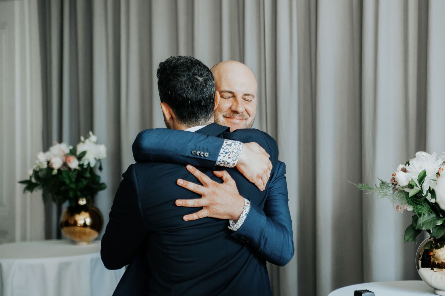 Bröllop Lydia och Foad på Elite Stadshotellet i Karlstad. Fotograf Rebecca Nordin. Bröllopsfotografering på Färjestad, Karlstad.