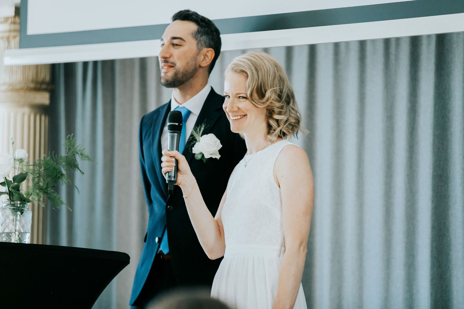 Bröllop Lydia och Foad på Elite Stadshotellet i Karlstad. Fotograf Rebecca Nordin. Bröllopsfotografering på Färjestad, Karlstad.