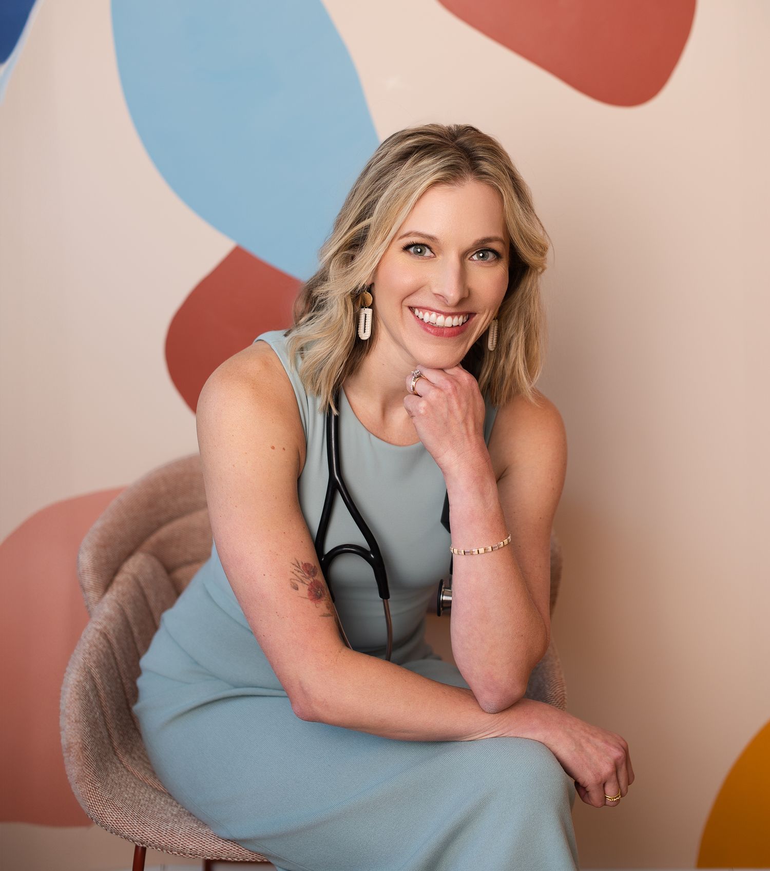 Modern headshot for a Seattle medical doctor created by Yulia Ordaz