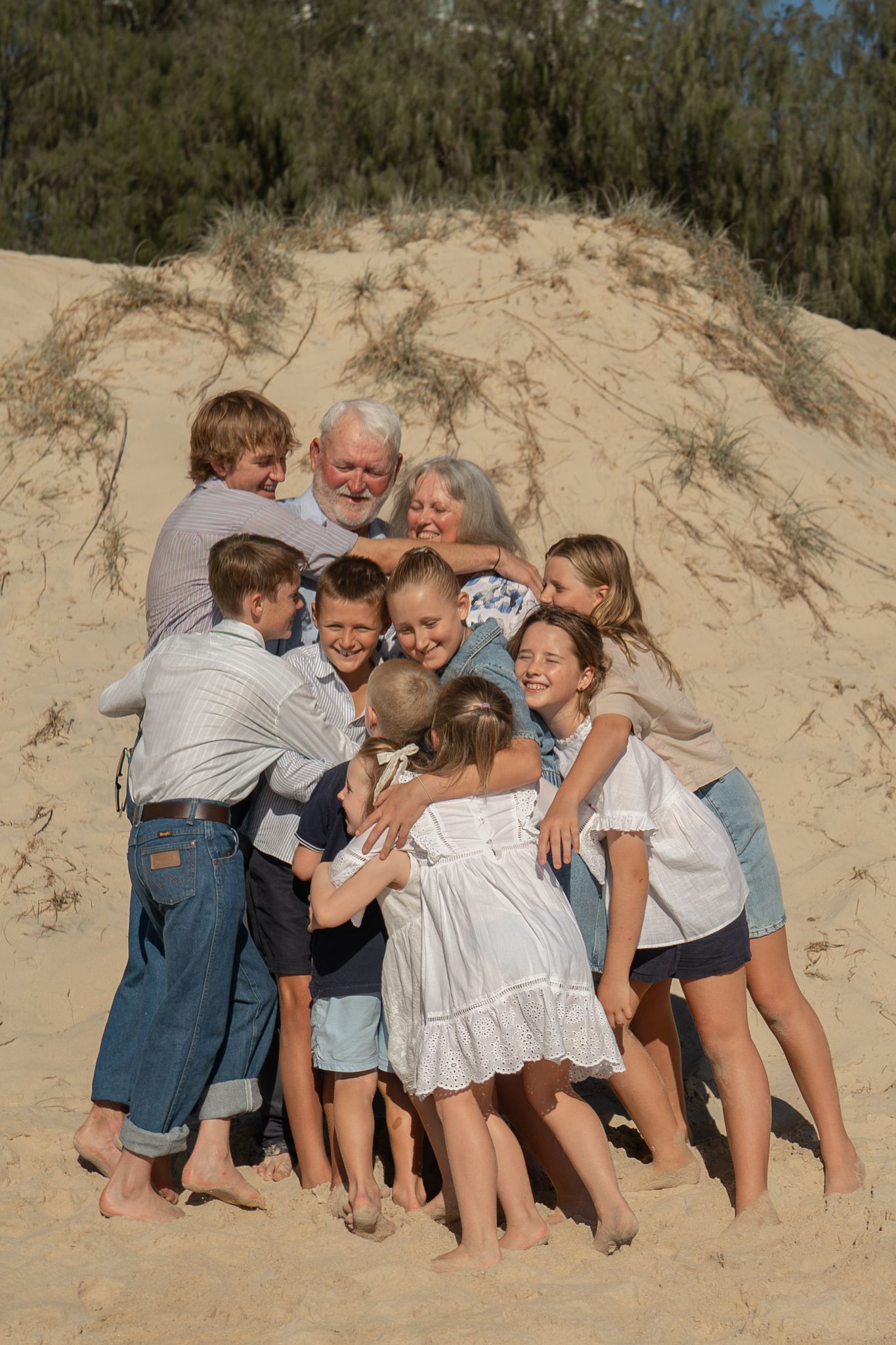 Large family unposed group portrait on the beach — Photos by Bailey Rose Gold Coast
