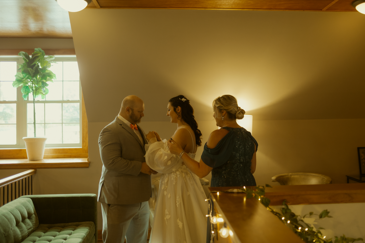 bride shares a first look with her father in Cincinnati, Ohio