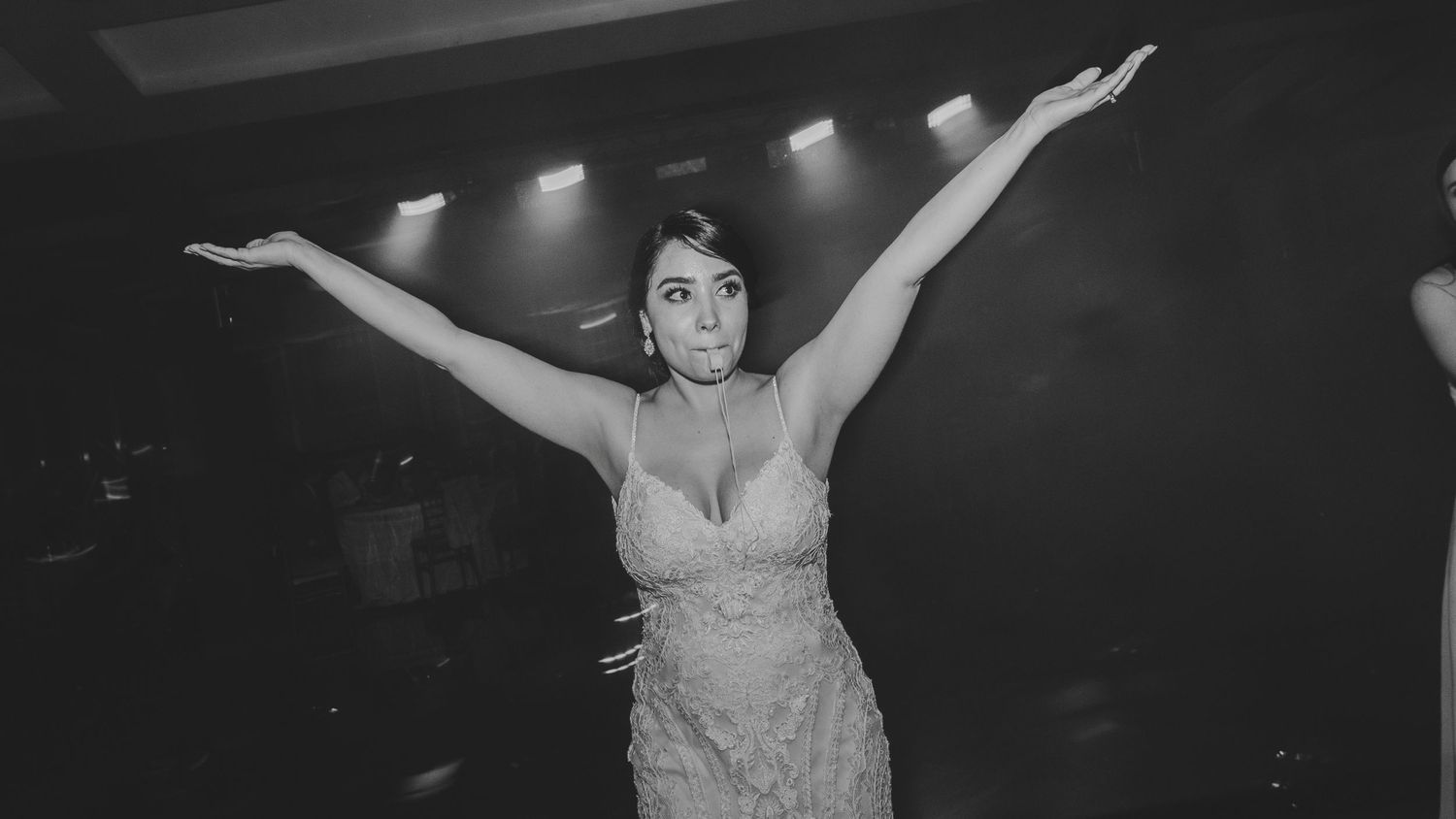 Retrato de la novia durante su fiesta de bodas en Tijuana
