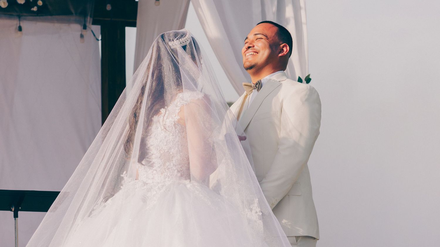 Lectura de votos en una boda en Tijuana.