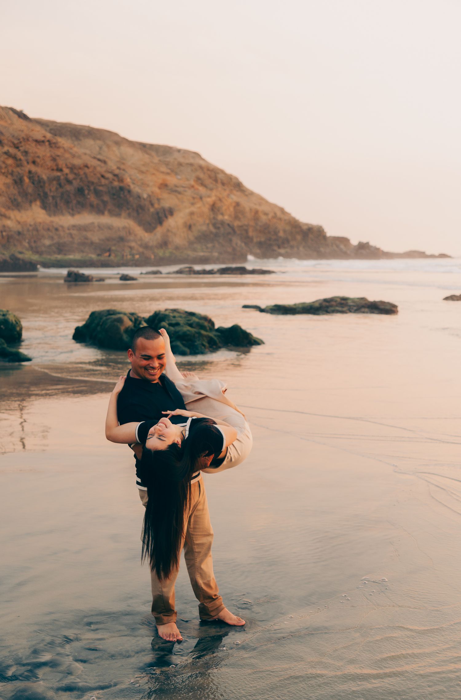 Sesión save the date en playa de Tijuana
