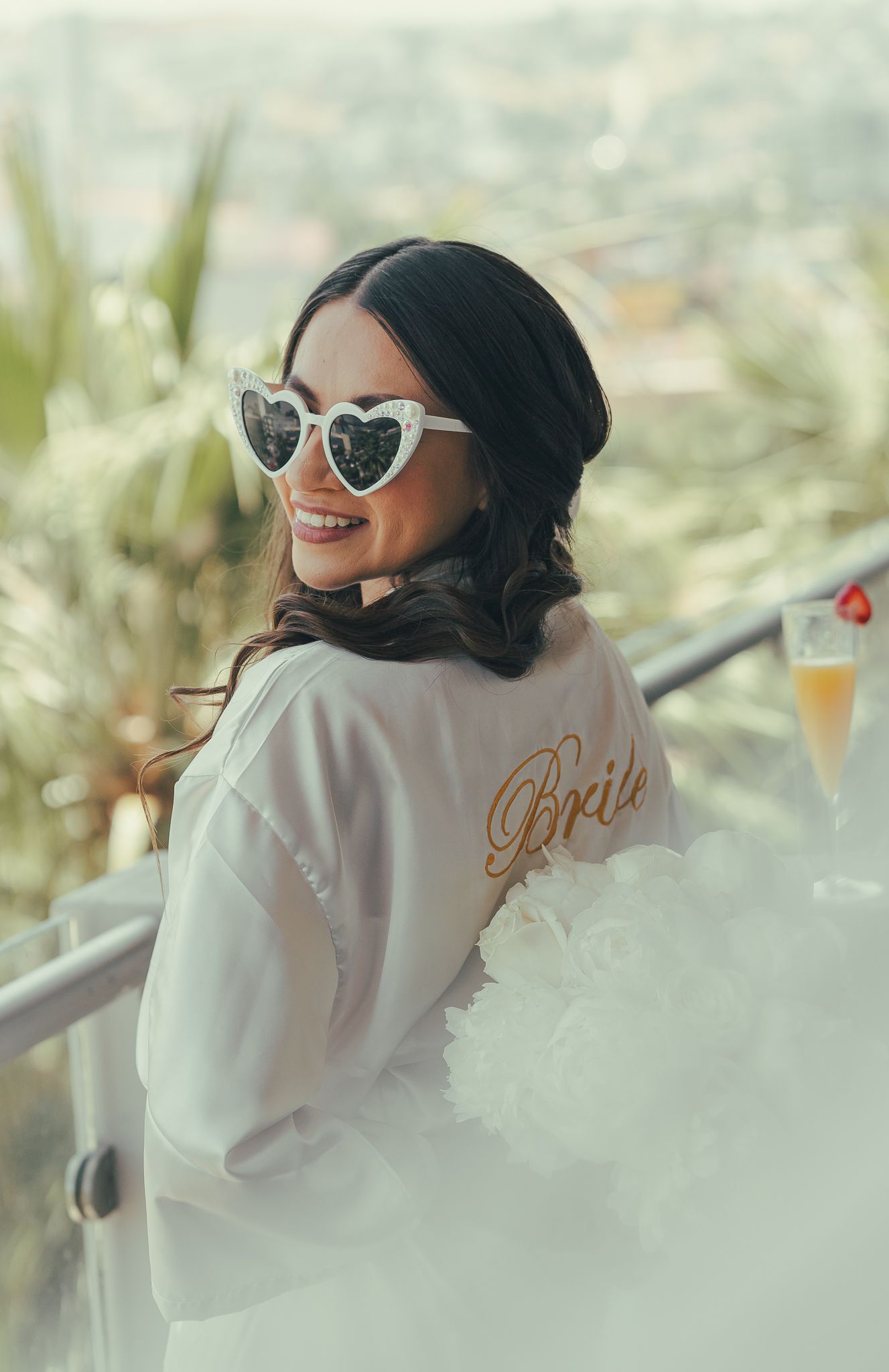 Novia durante su getting ready el día de su boda en Tijuana