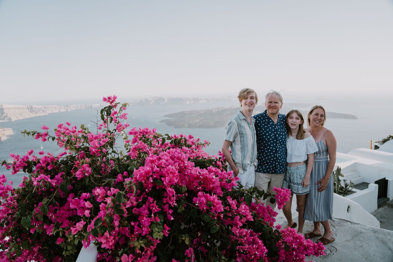 professional-couple-photographer-santorini