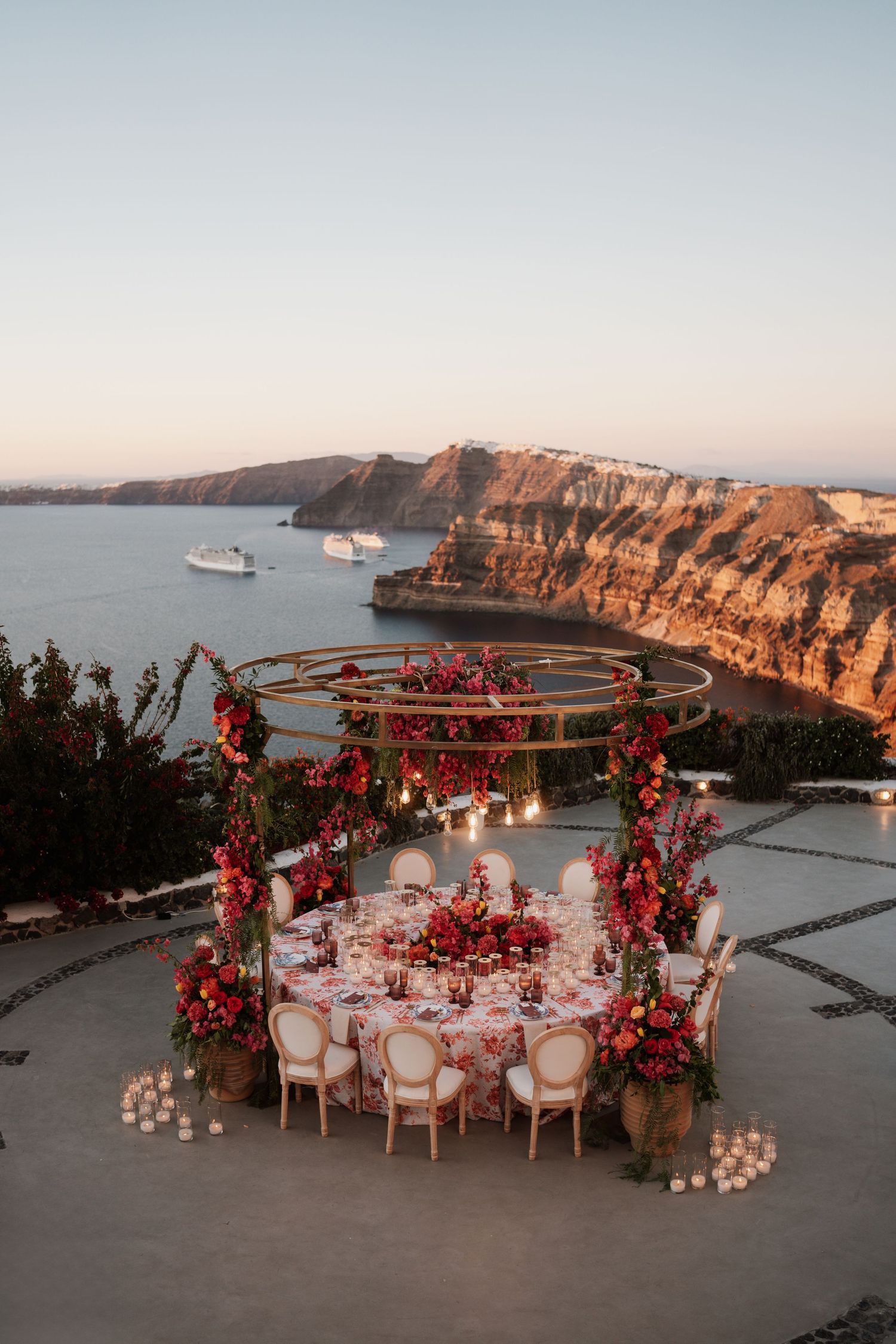 luxury santorini wedding photography caldera view bride groom golden hour santorini photographer

santorini proposal photoshoot romantic cou