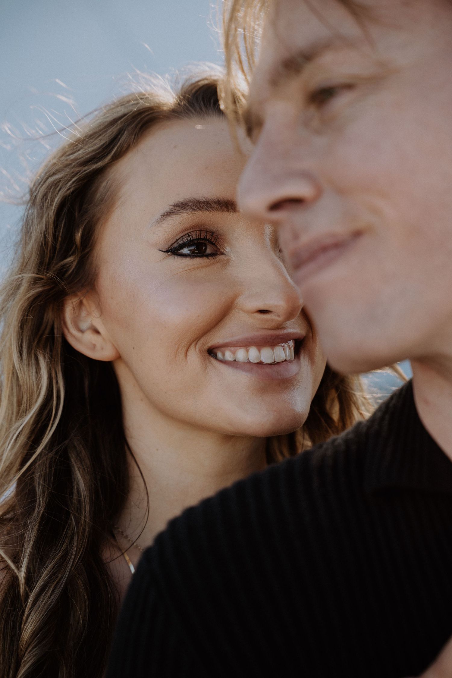 santorini photographer couple session oia sunset blue domes romantic photoshoot greece
