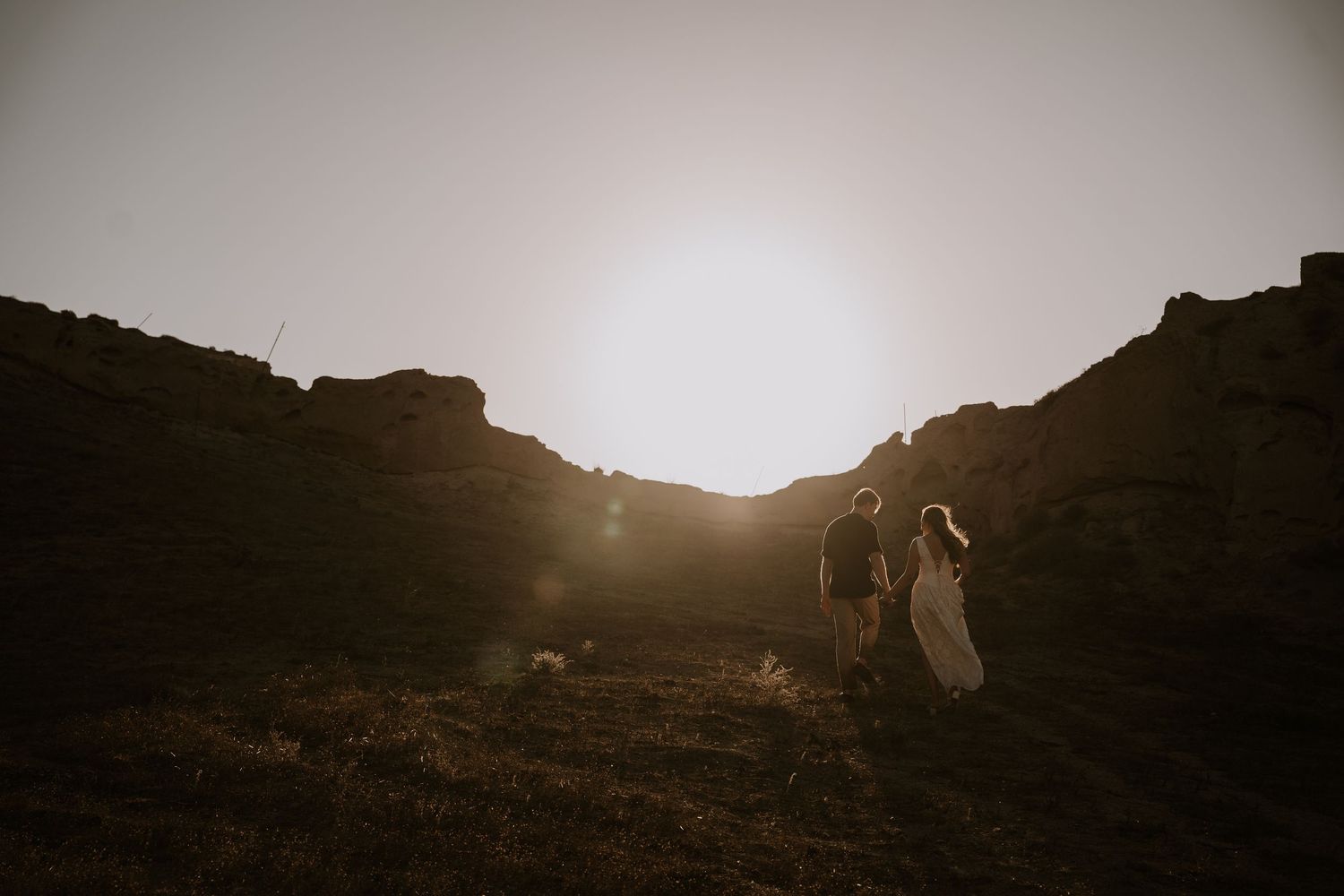 santorini engagement photoshoot cinematic couple photography oia santorini photographer luxury session
