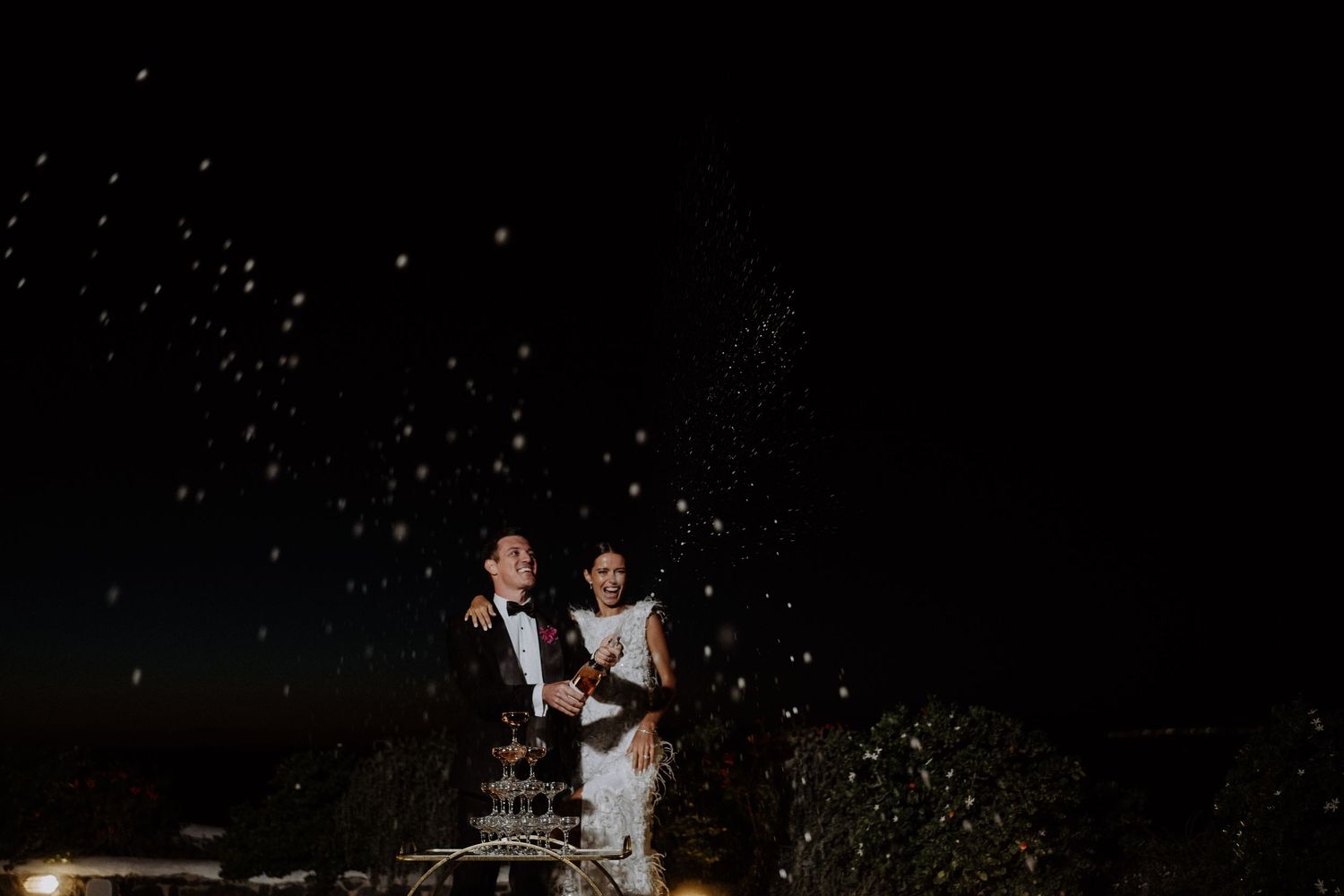 luxury santorini wedding photography caldera view bride groom golden hour santorini photographer

santorini proposal photoshoot romantic cou