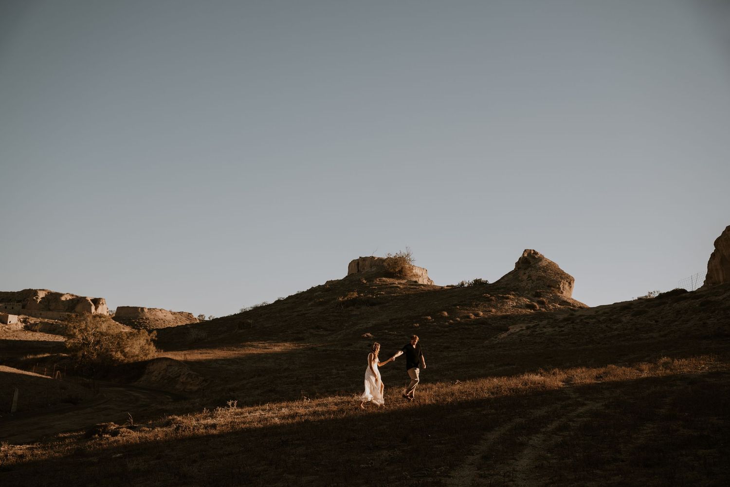 santorini elopement photographer luxury wedding santorini caldera couple ceremony aegean sea view