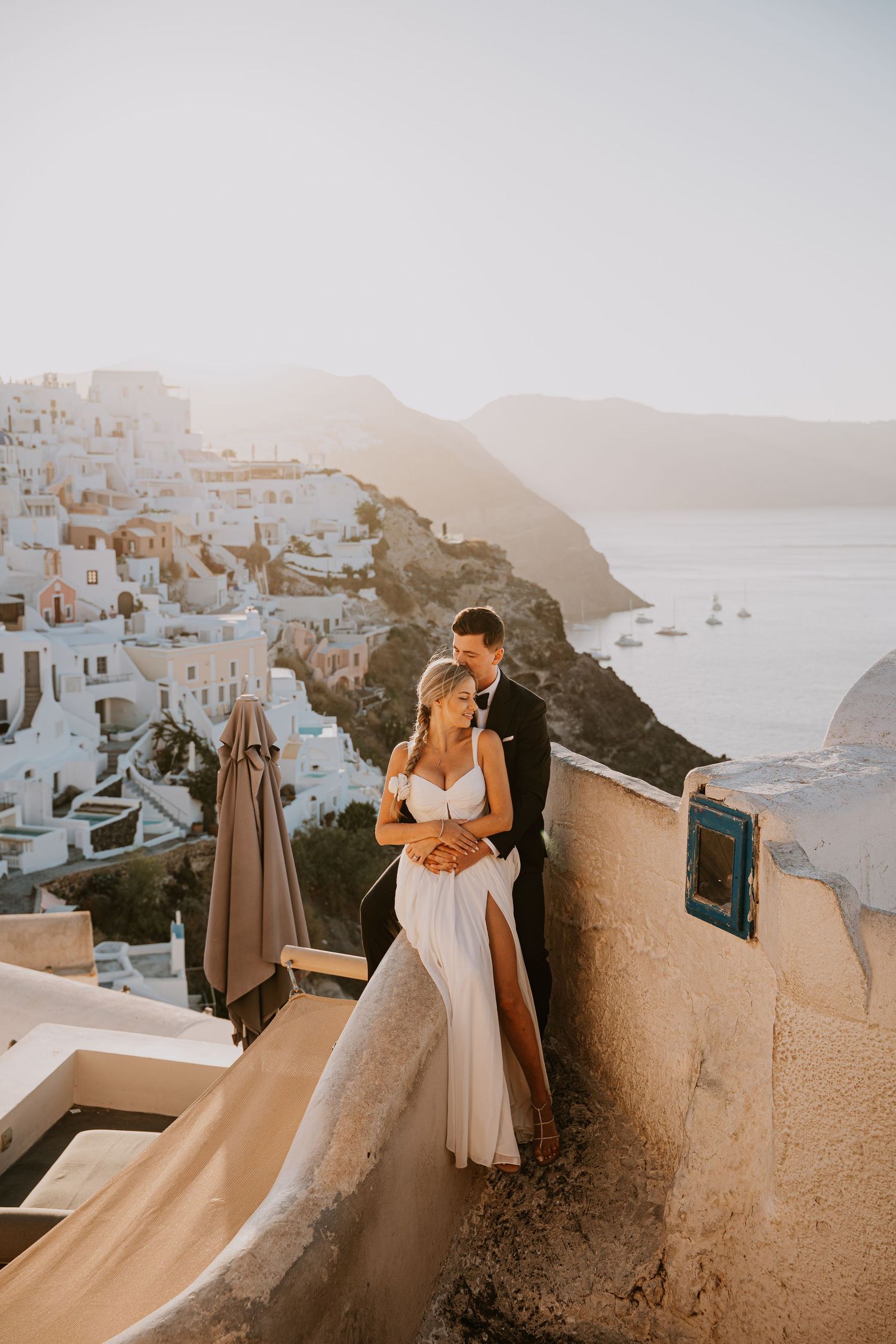 professional-couple-photographer-santorini