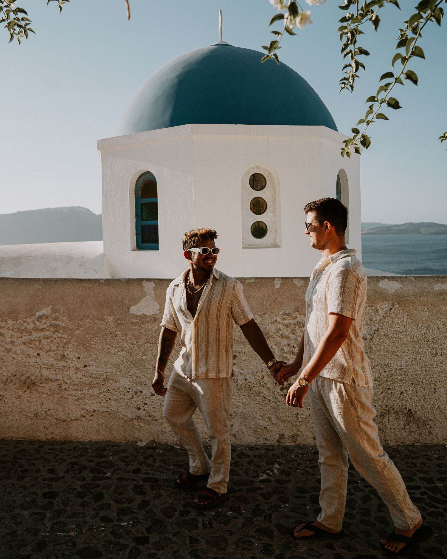 professional-couple-photographer-santorini