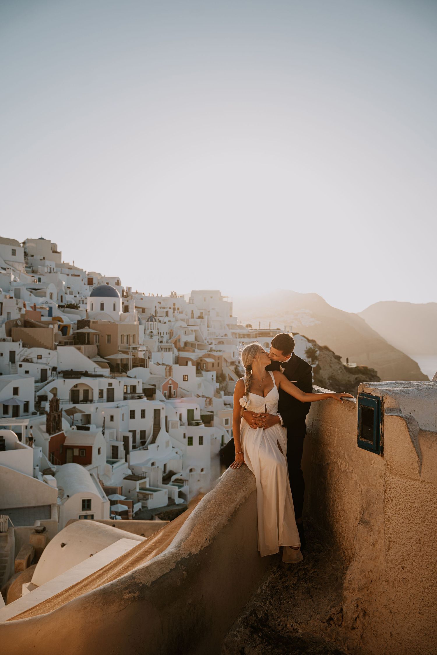 professional-couple-photographer-santorini