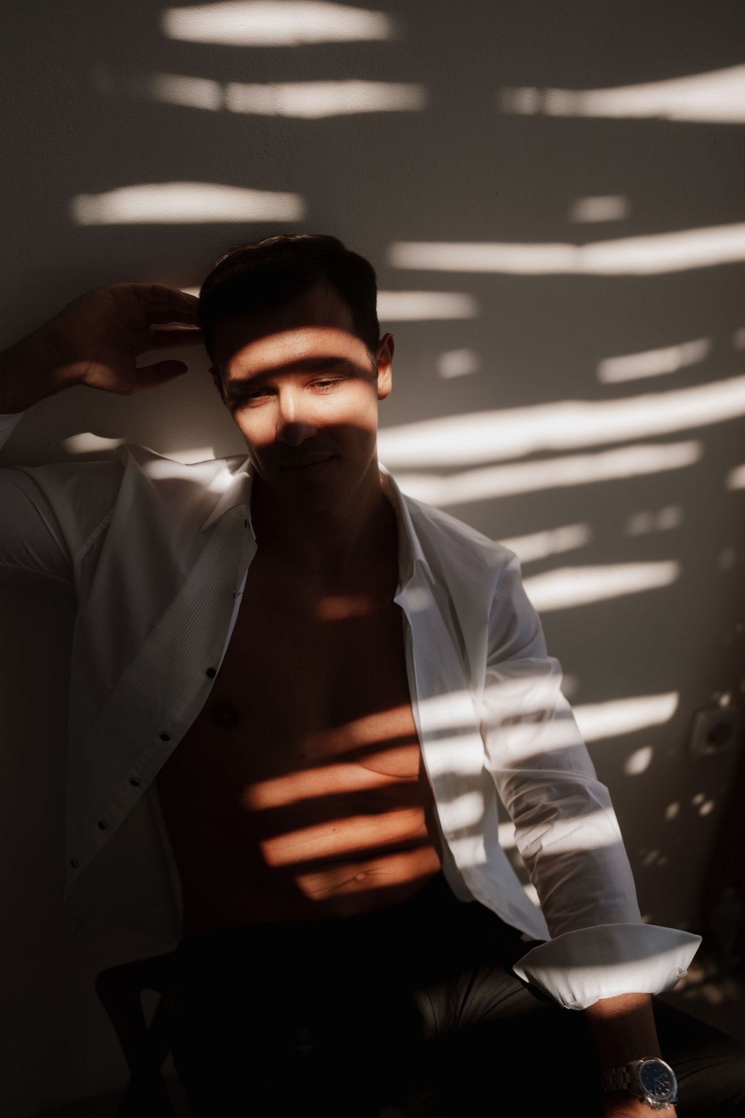 luxury santorini wedding photography caldera view bride groom sunset santorini photographer